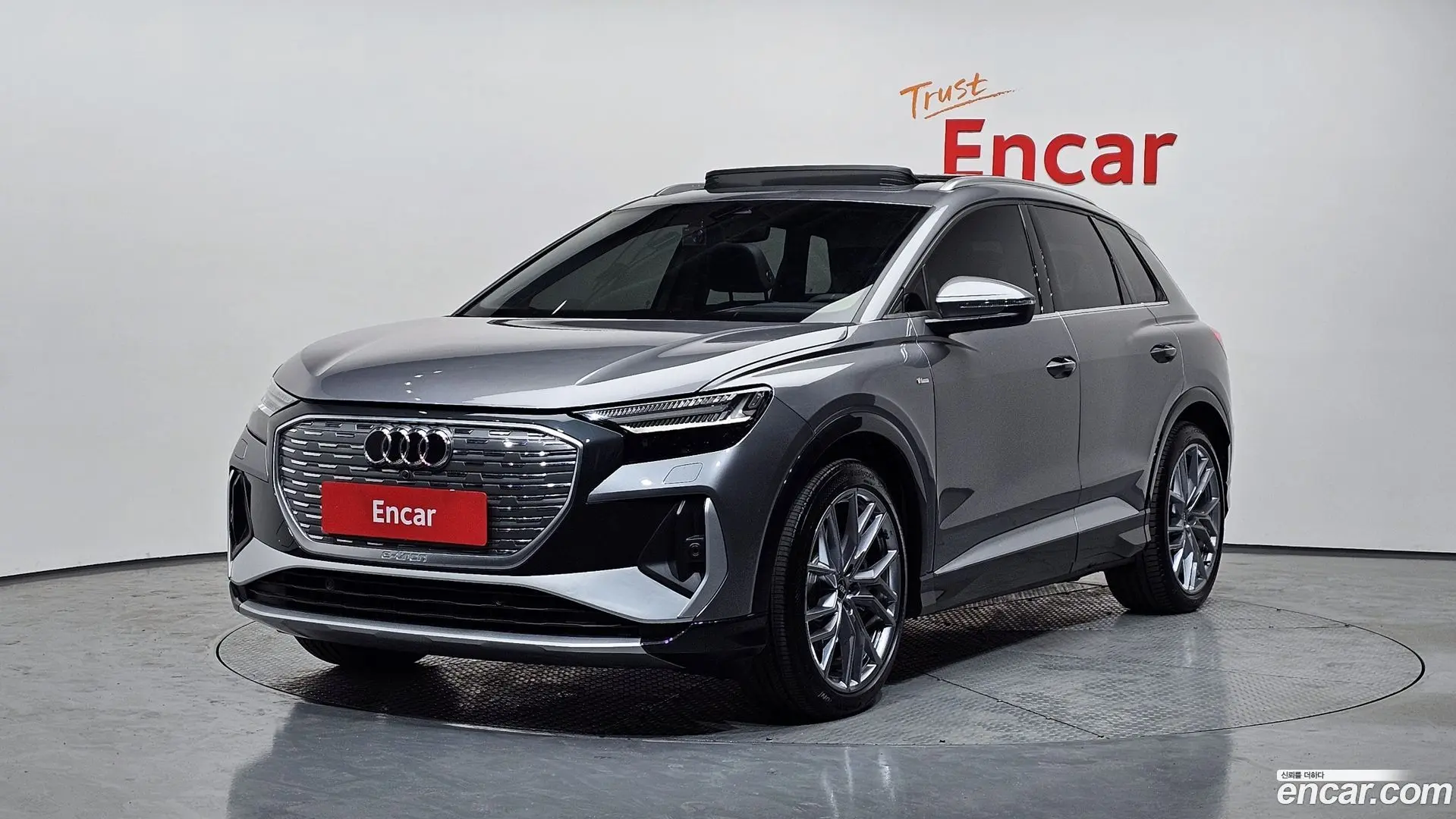 Main__Slider__Photo:Q4 e-tron Audi 2025.5-0
