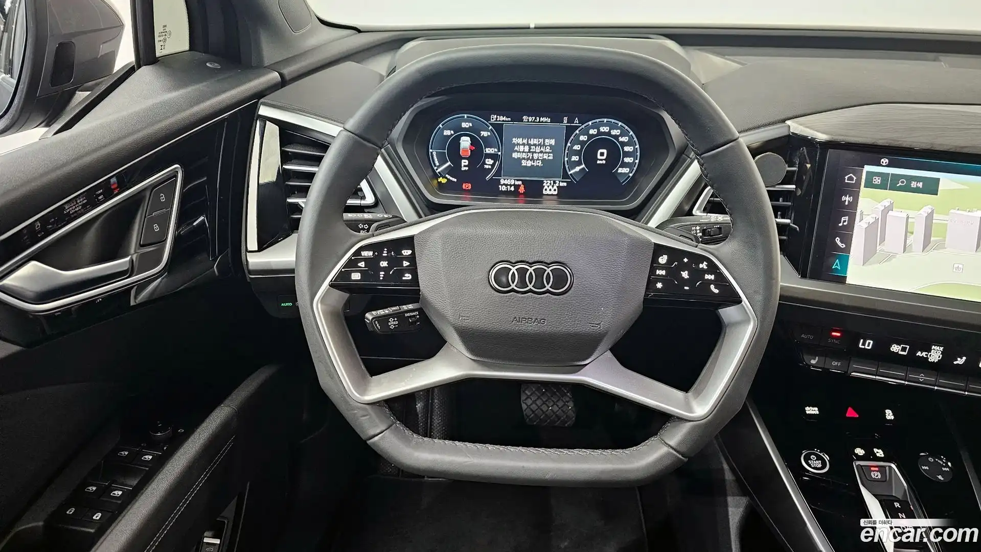 Q4 e-tron Audi 2025.5-OPTION-016
