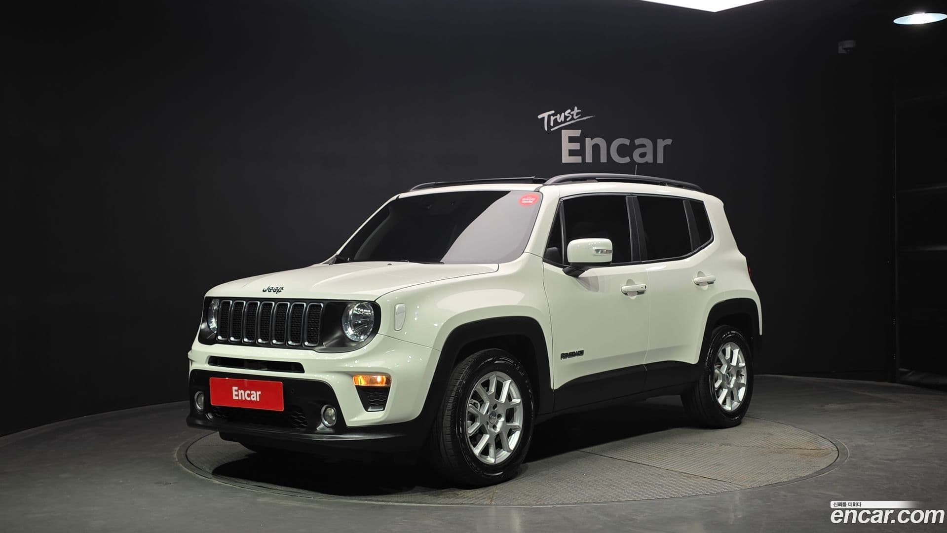 Main__Slider__Photo:Renegade Jeep 2021.11-0