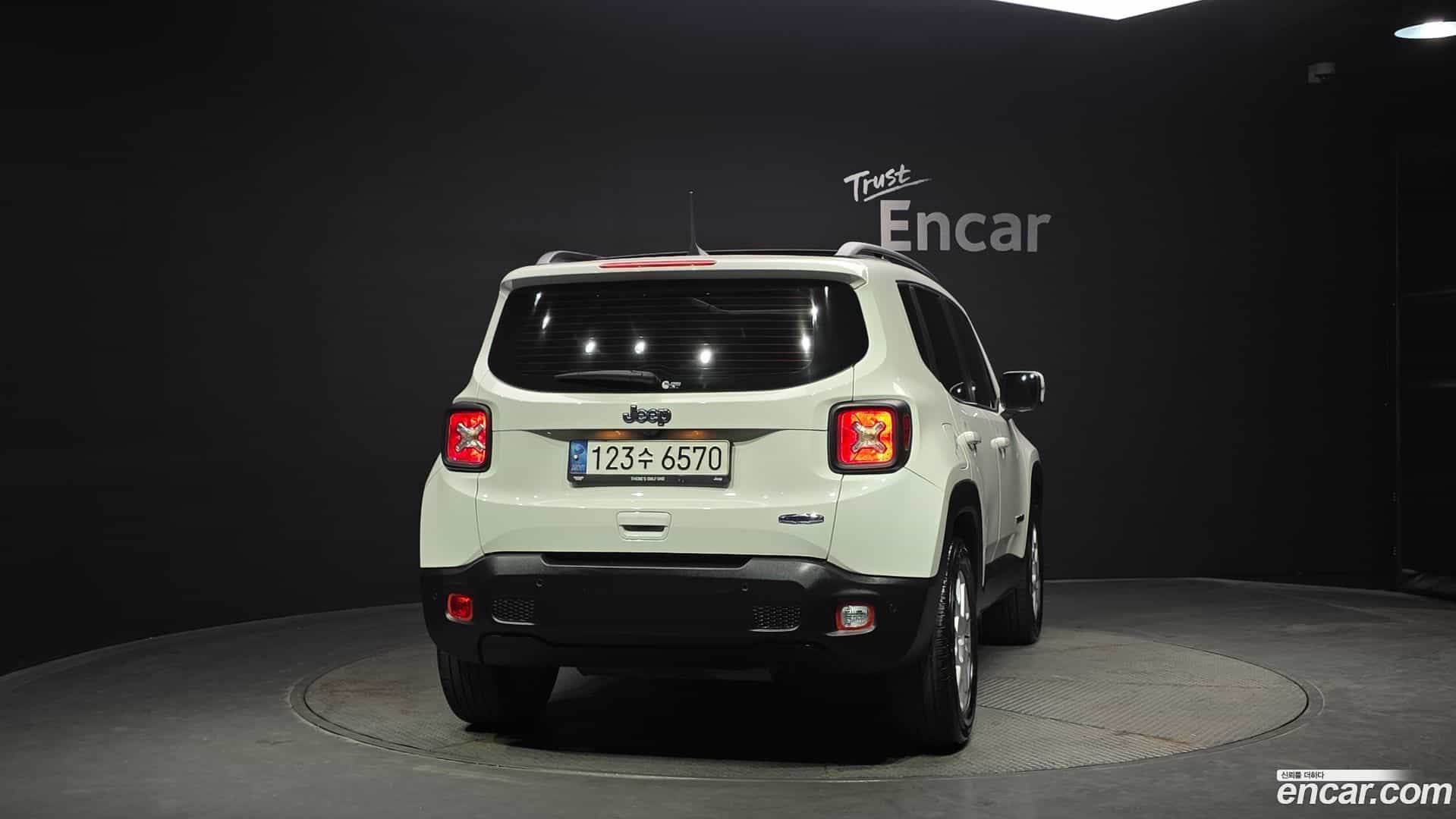 Renegade Jeep 2021.11-OUTER-004
