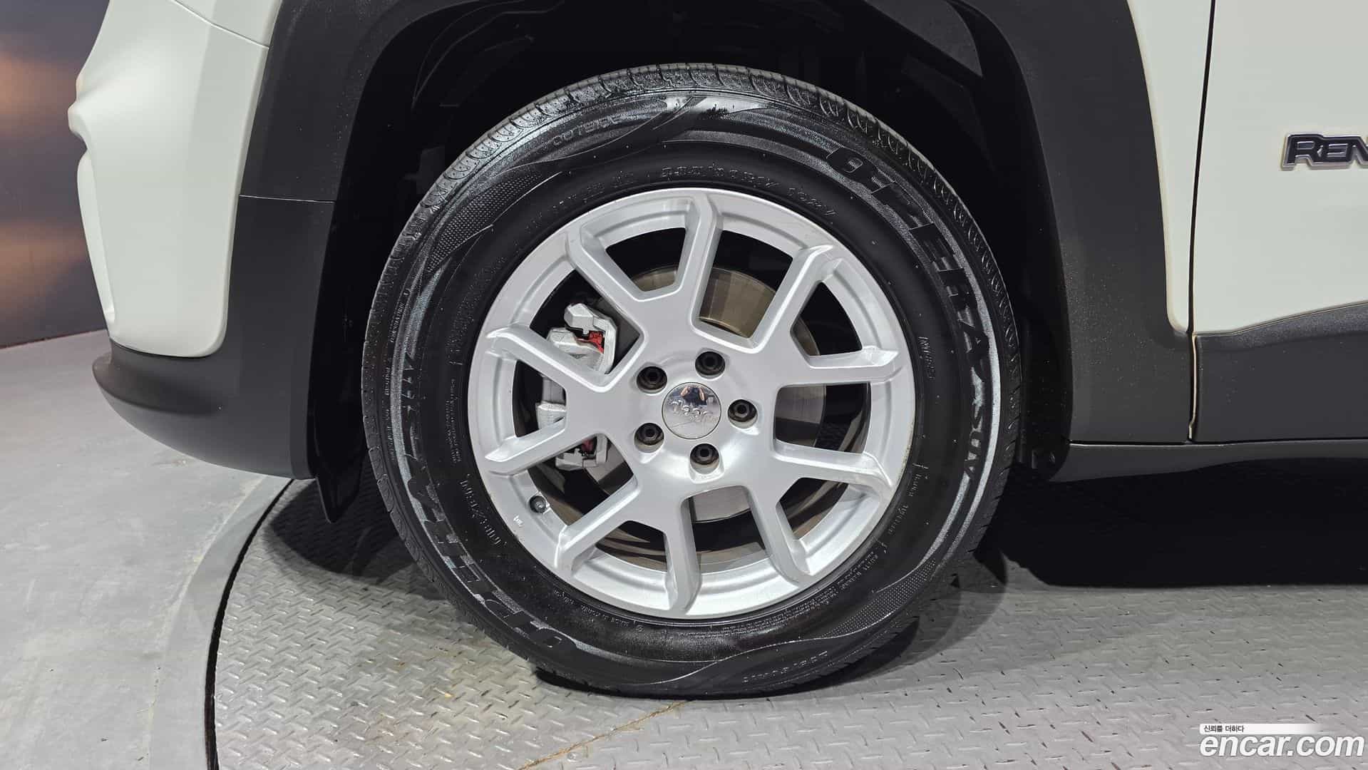 Renegade Jeep 2021.11-OUTER-005