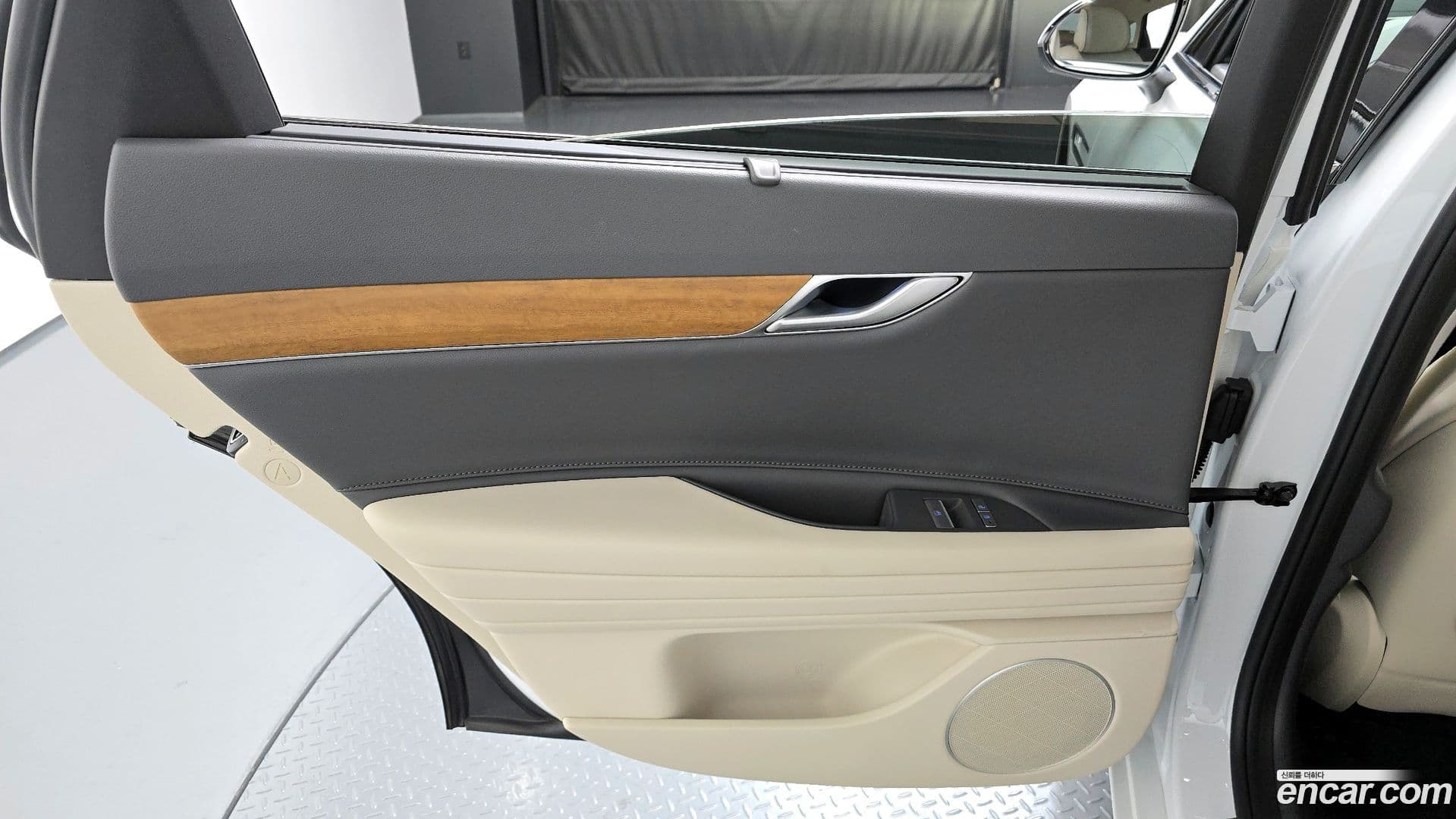 Main__Slider__Photo:G80 Genesis 2021.10-24