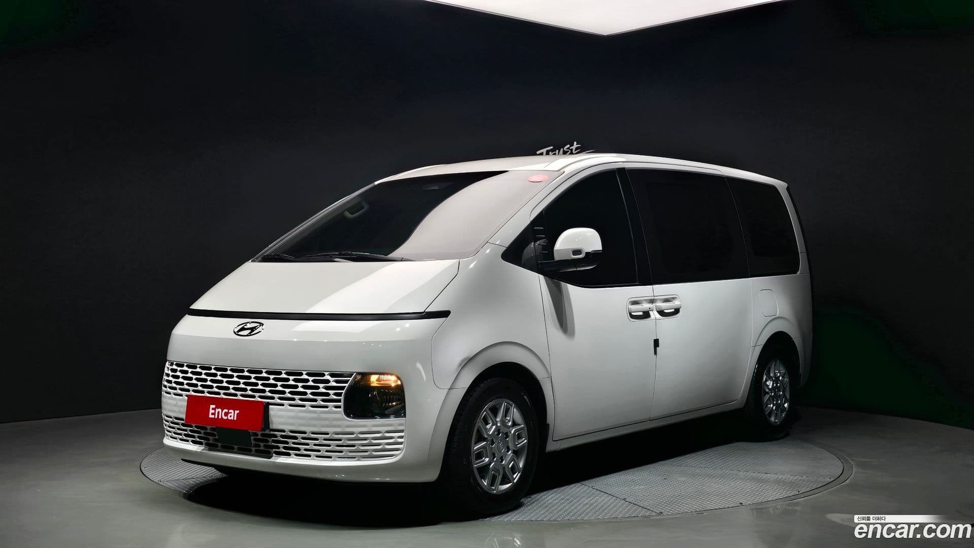 Main__Slider__Photo:Staria Hyundai 2022.7-0