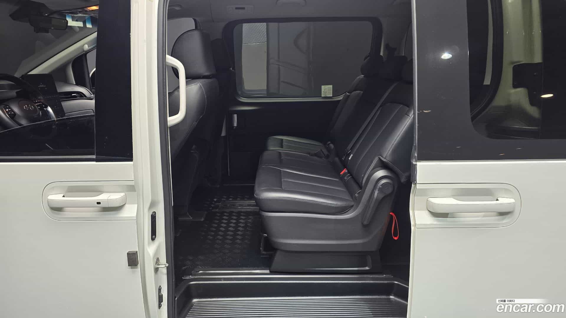 Staria Hyundai 2022.7-OPTION-015