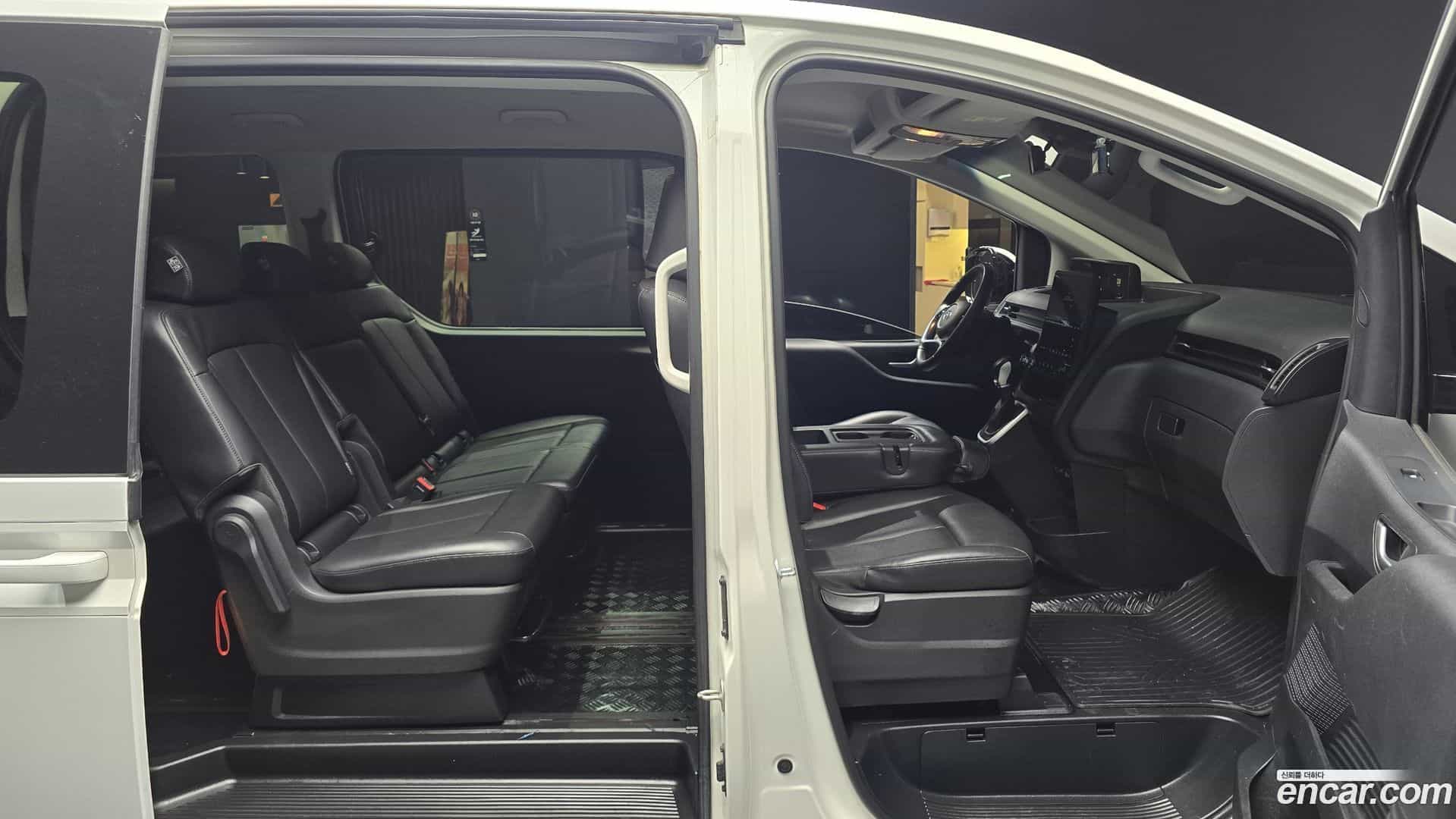 Staria Hyundai 2022.7-INNER-036