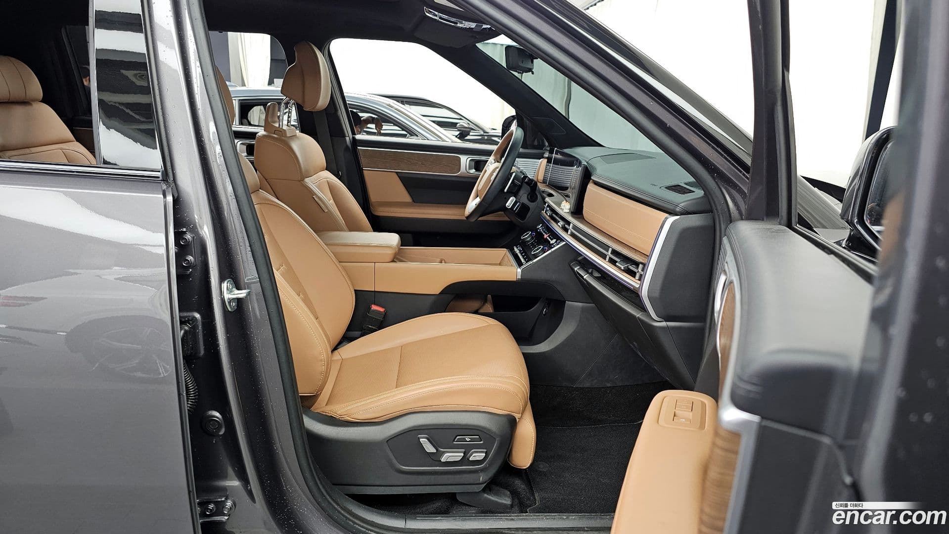 Main__Slider__Photo:Santafe Hyundai 2024.3-10