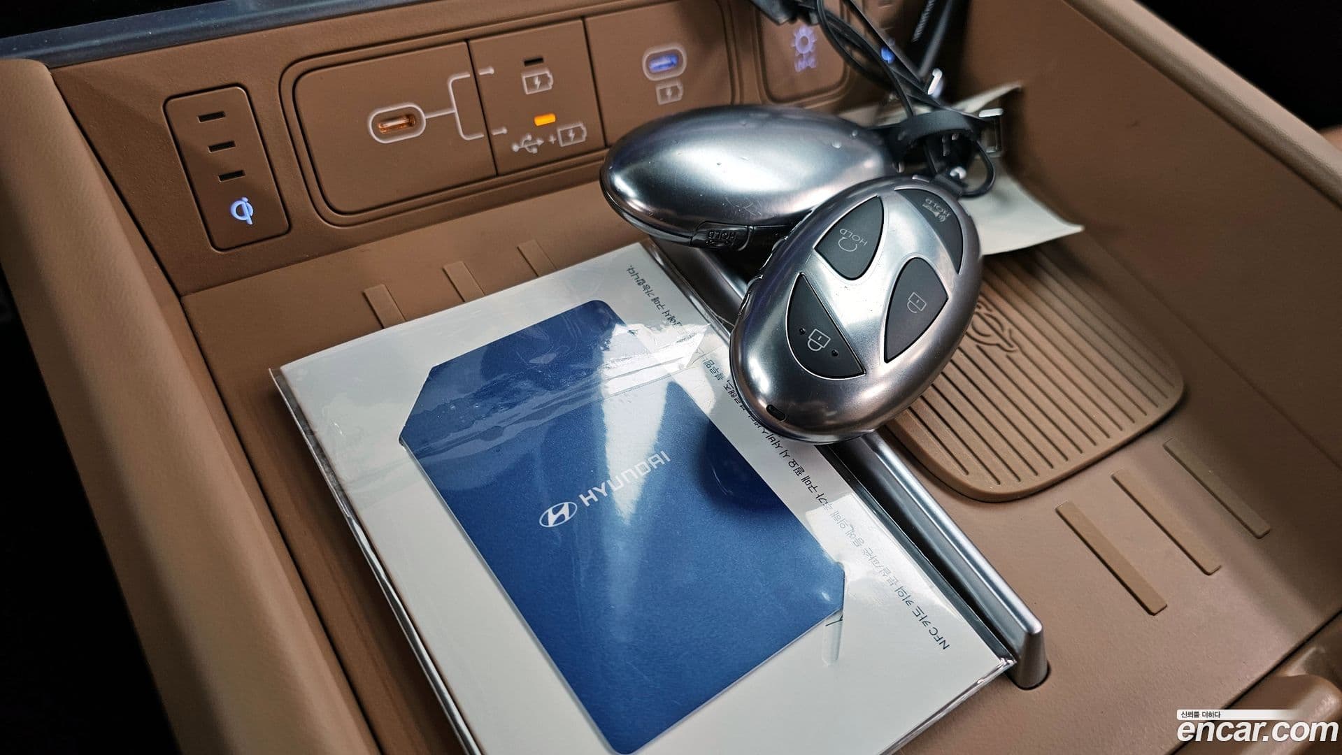 Main__Slider__Photo:Santafe Hyundai 2024.3-27