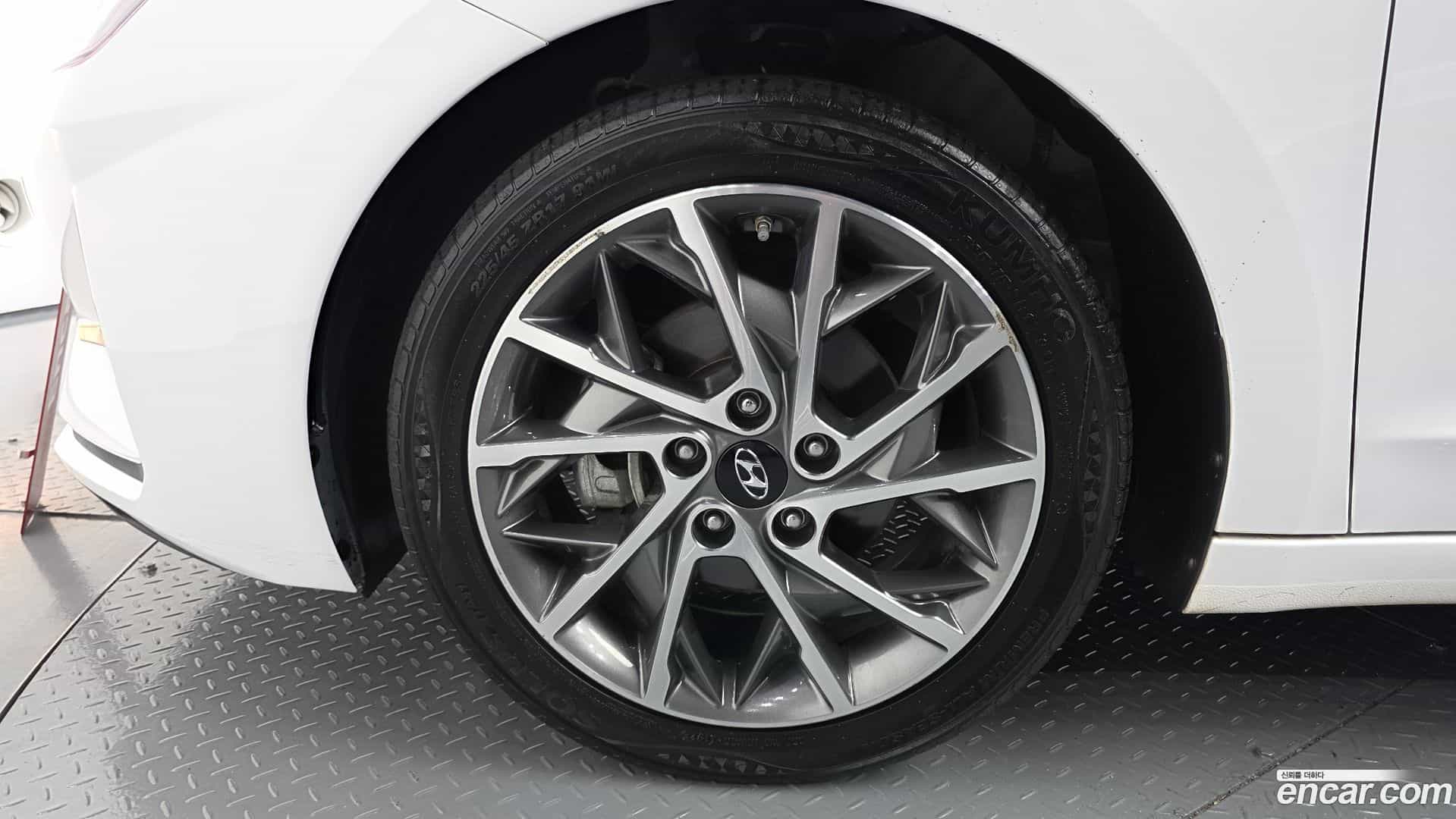 AVANTE Hyundai 2019.2-OUTER-005