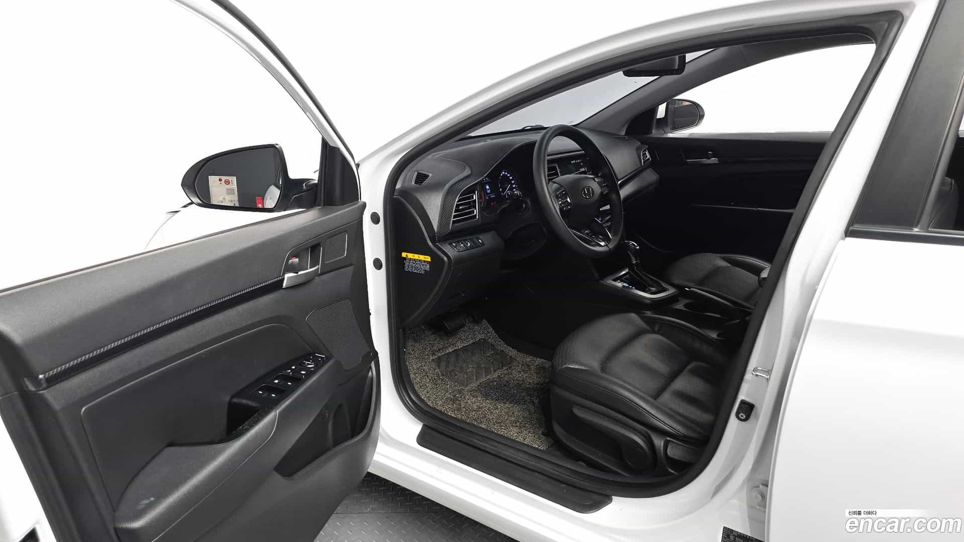 AVANTE Hyundai 2019.2-INNER-010