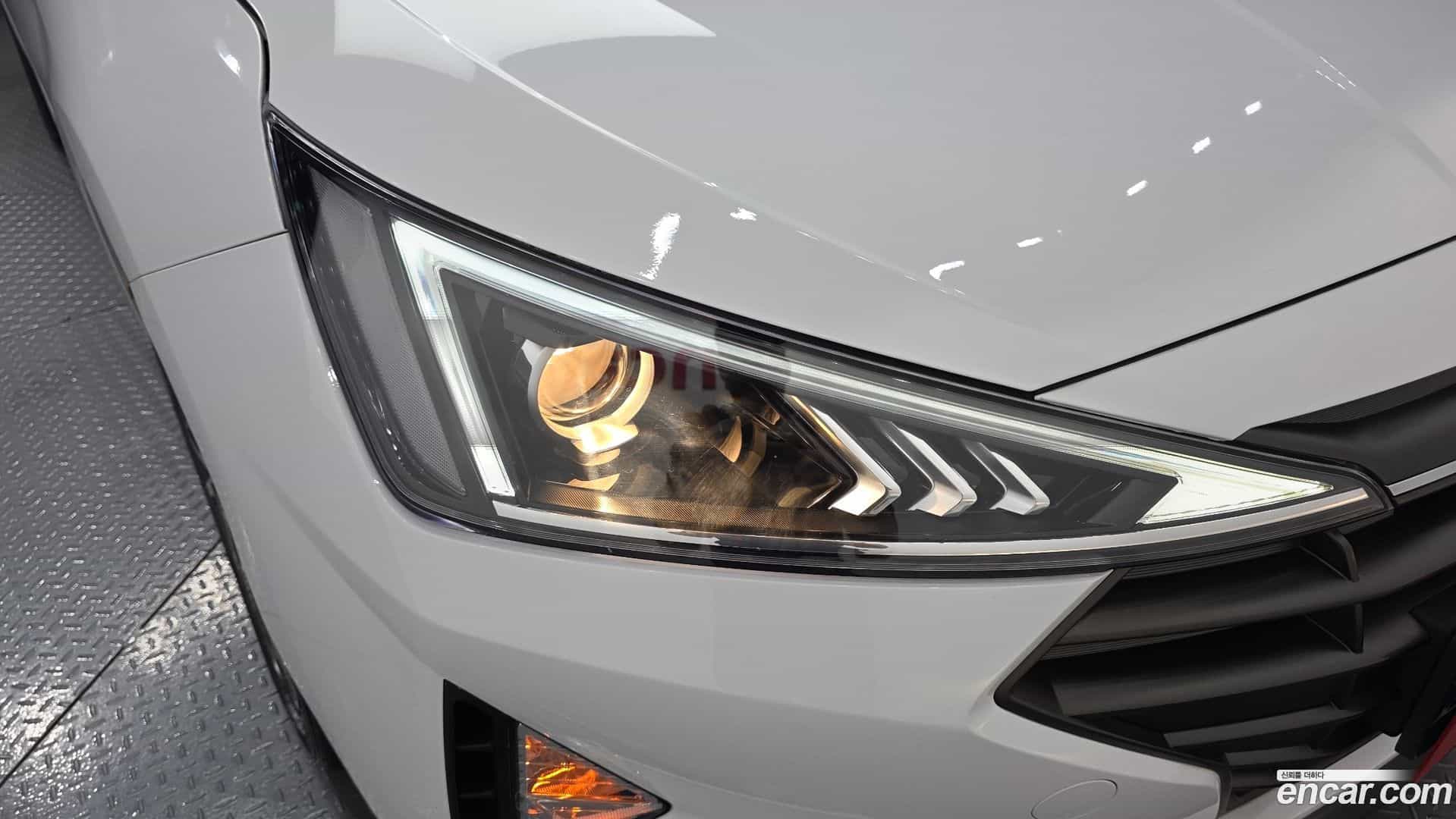 AVANTE Hyundai 2019.2-OUTER-032