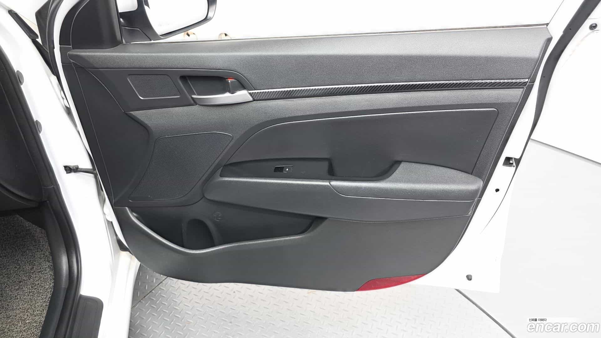 AVANTE Hyundai 2019.2-INNER-034