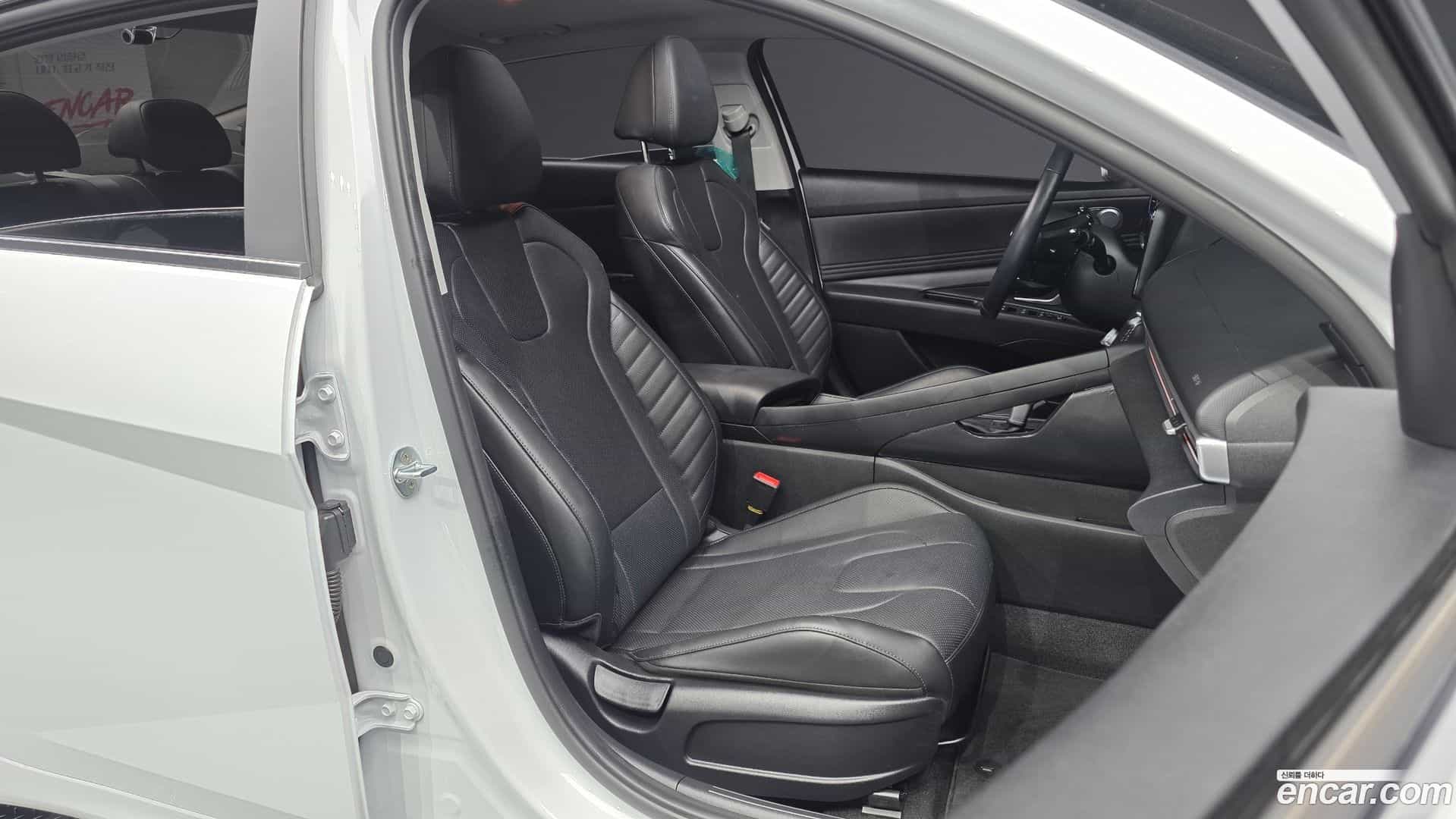 AVANTE Hyundai 2021.11-OPTION-016