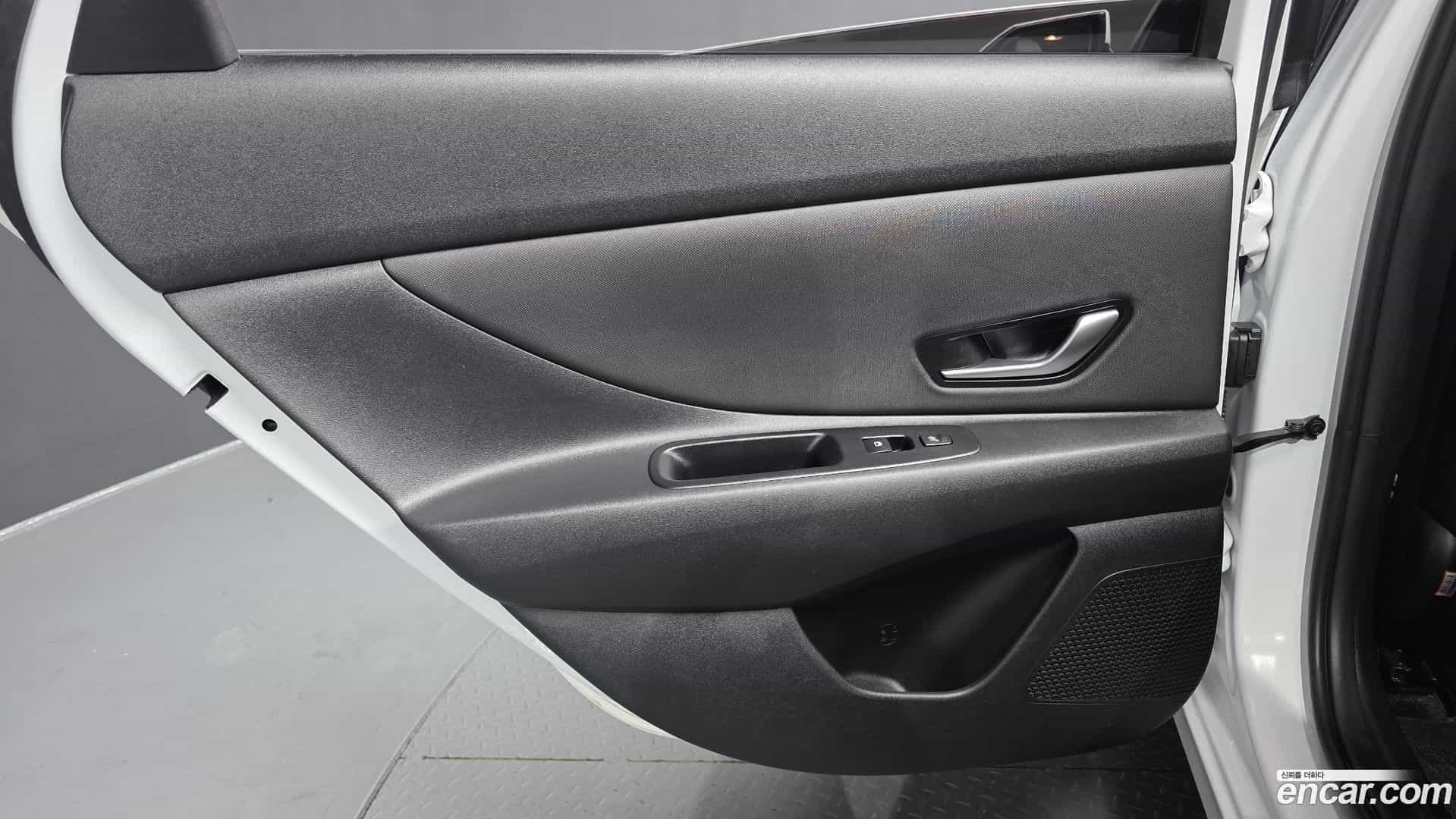AVANTE Hyundai 2021.11-INNER-035