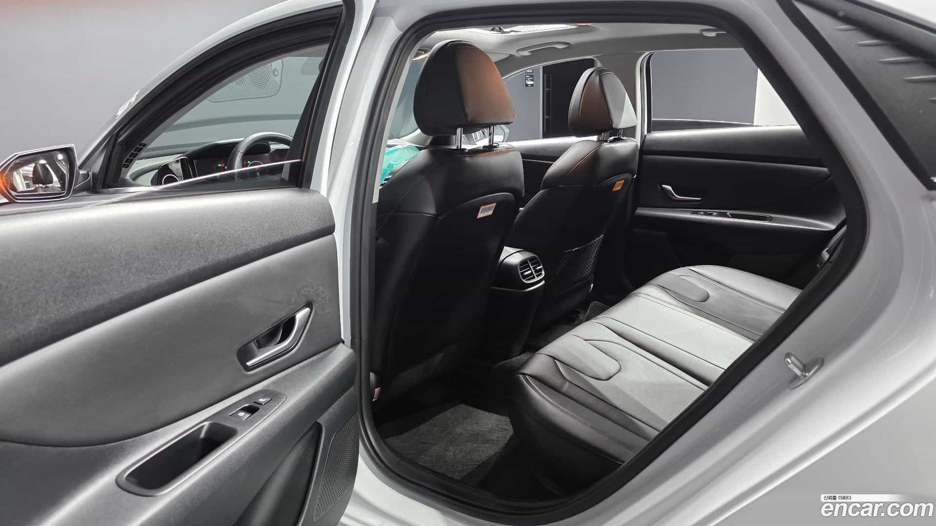 AVANTE Hyundai 2021.11-INNER-036