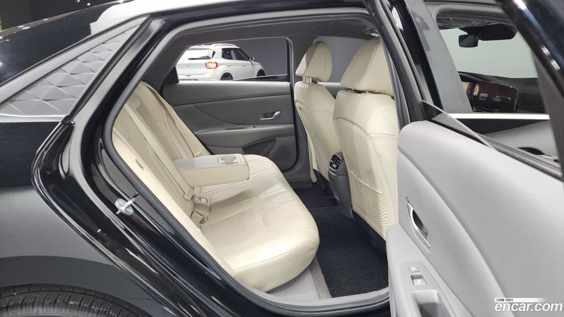 AVANTE Hyundai 2023.7-OPTION-015