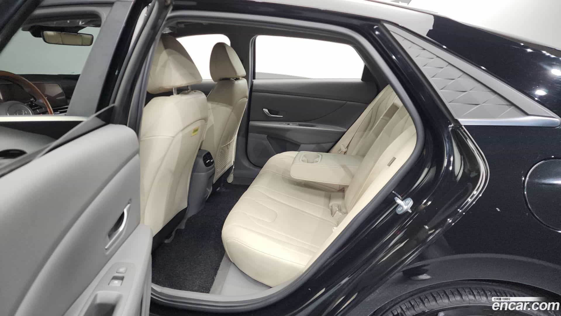 AVANTE Hyundai 2023.7-OPTION-016