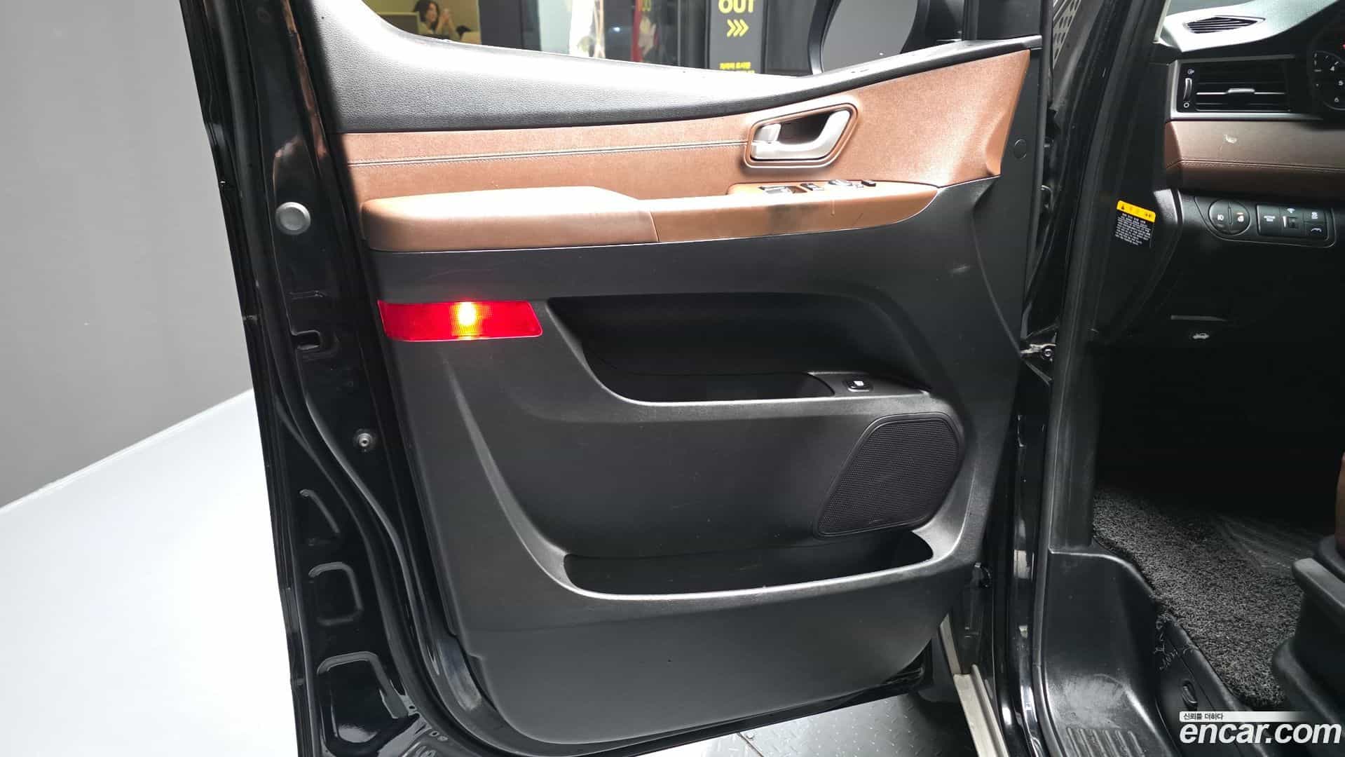 Starex Hyundai 2019.5-INNER-035