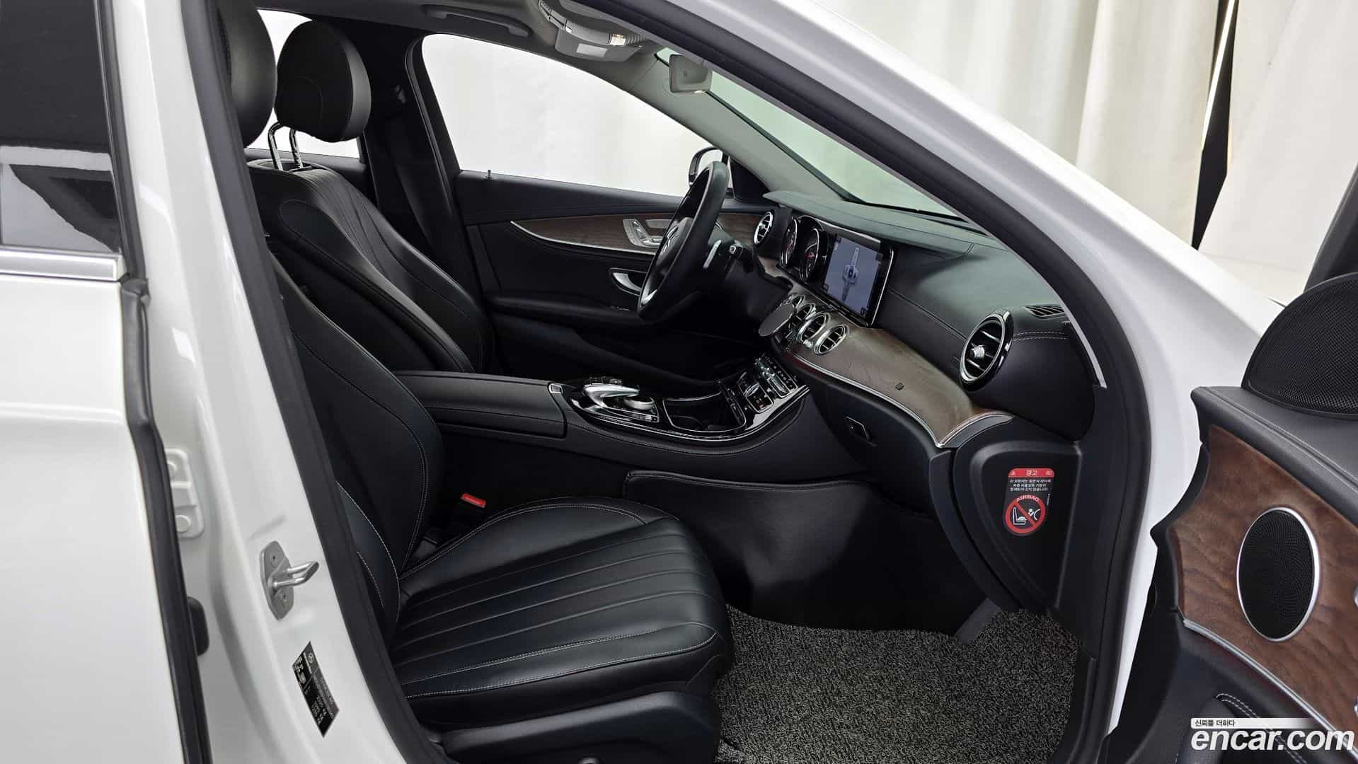 E-Class Mercedes-Benz 2017.0-OPTION-015