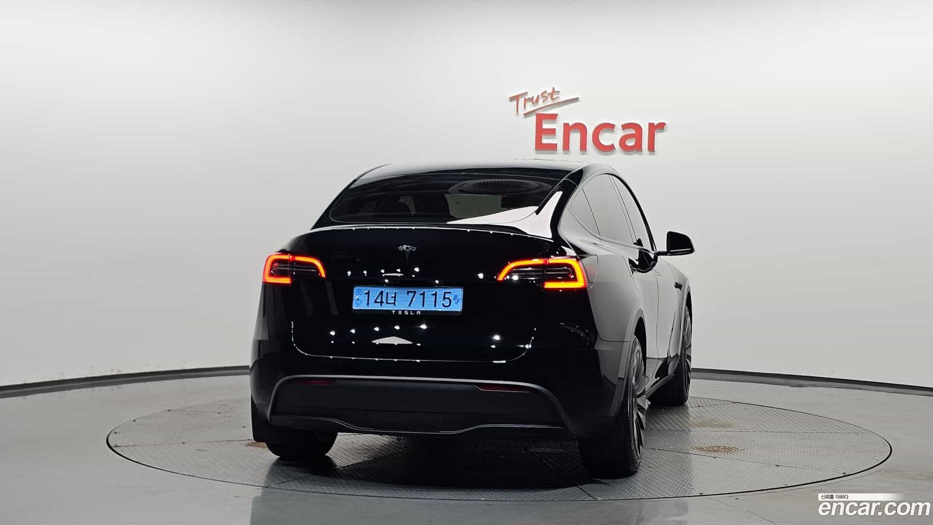 Model Y Tesla 2024.2-OUTER-004