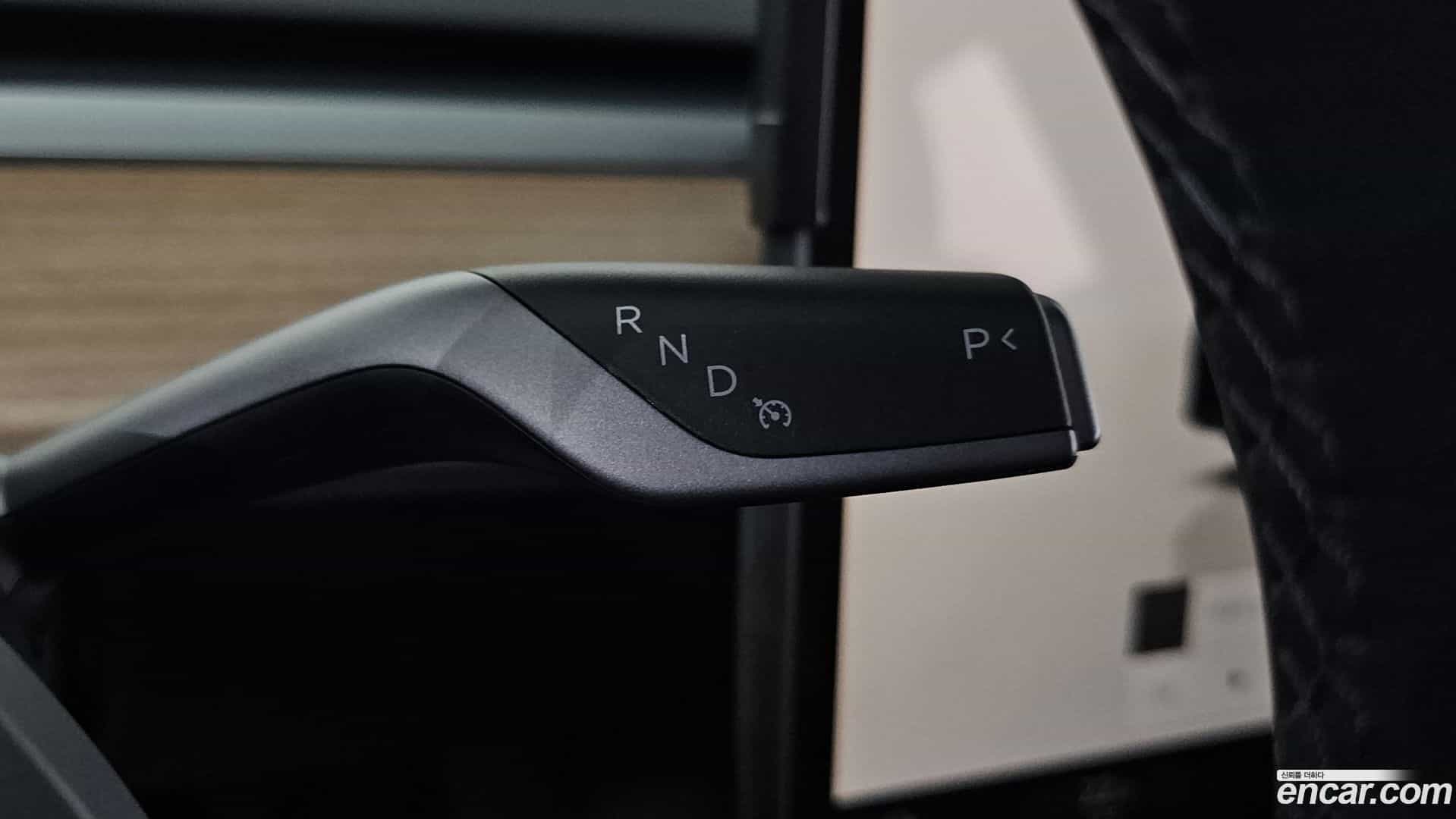 Model Y Tesla 2024.2-INNER-009