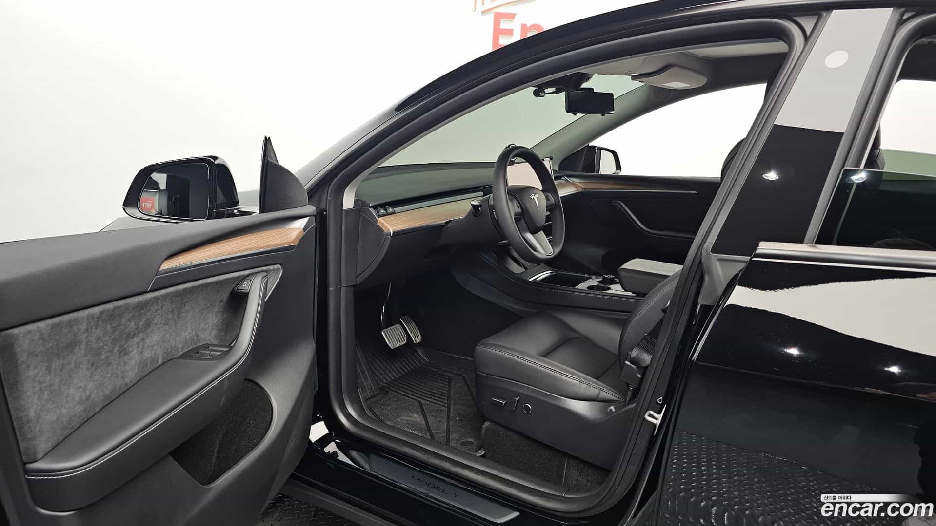Model Y Tesla 2024.2-INNER-010