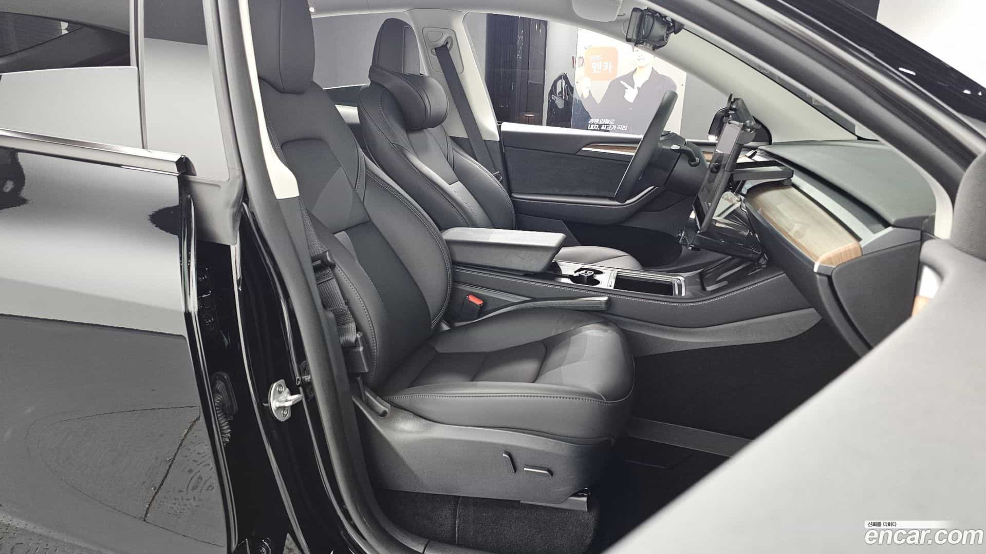 Model Y Tesla 2024.2-OPTION-016