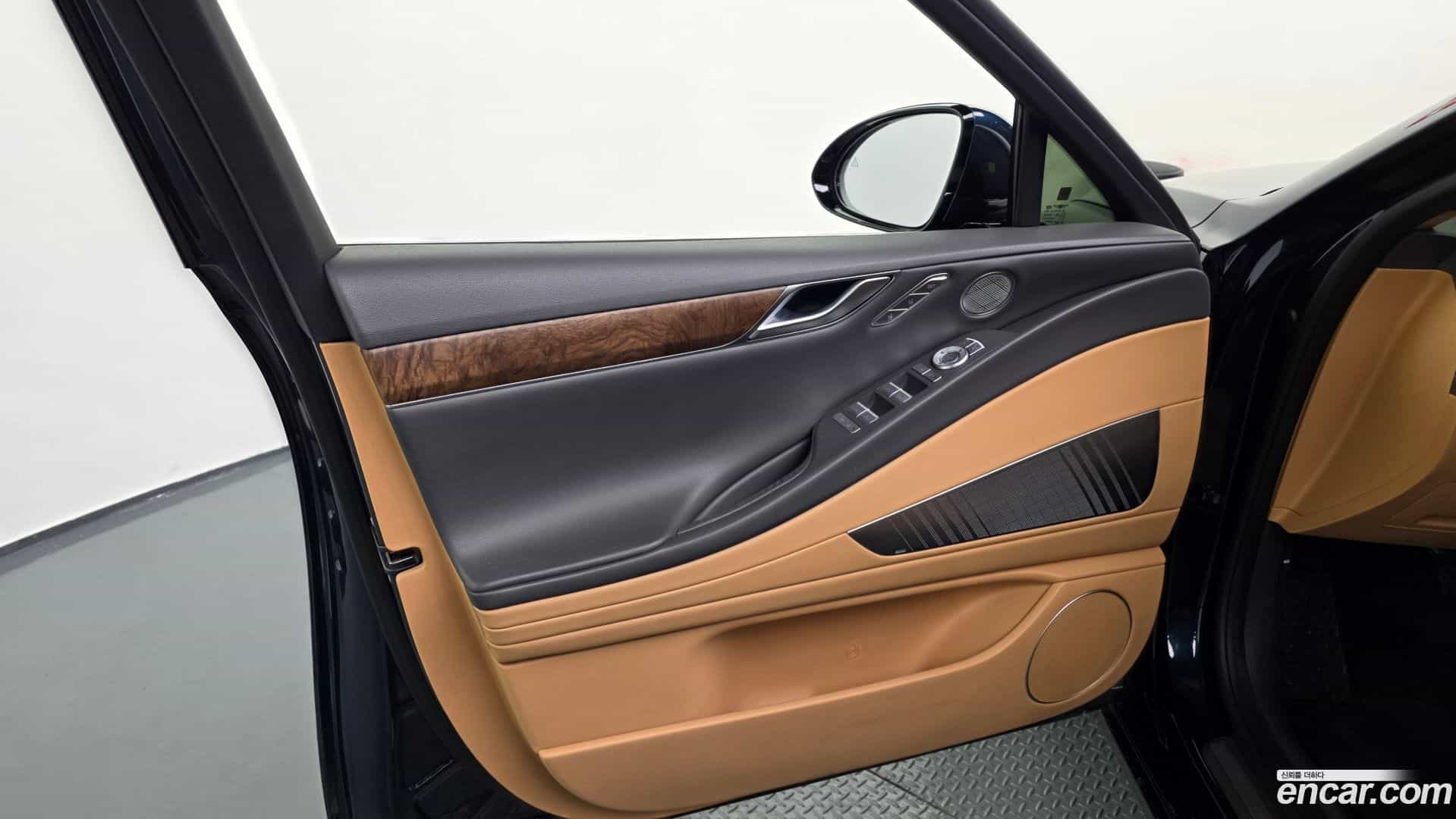 G80 Genesis 2022.2-INNER-034