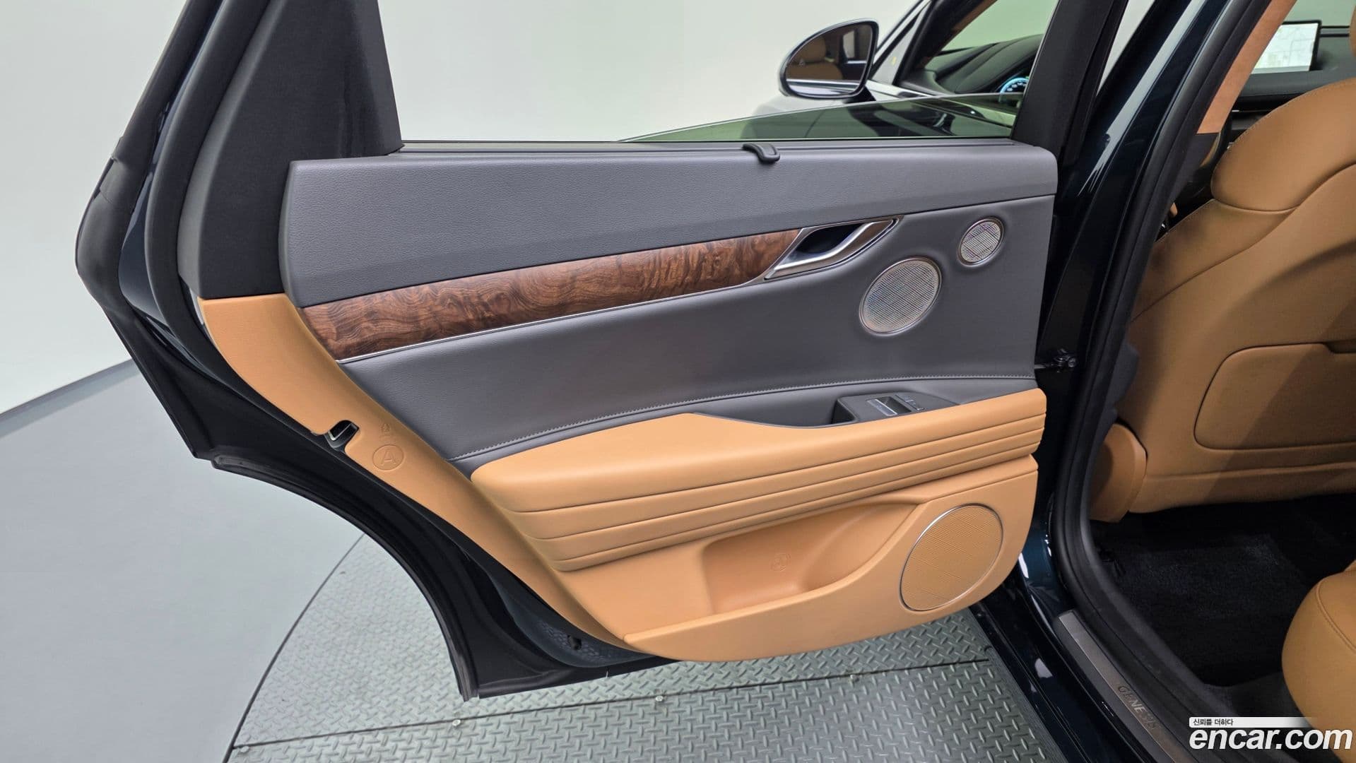 Main__Slider__Photo:G80 Genesis 2022.2-24