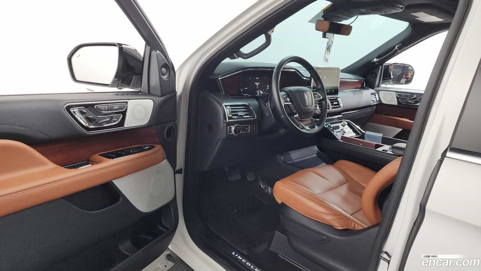 Navigator Lincoln 2021.2-INNER-010