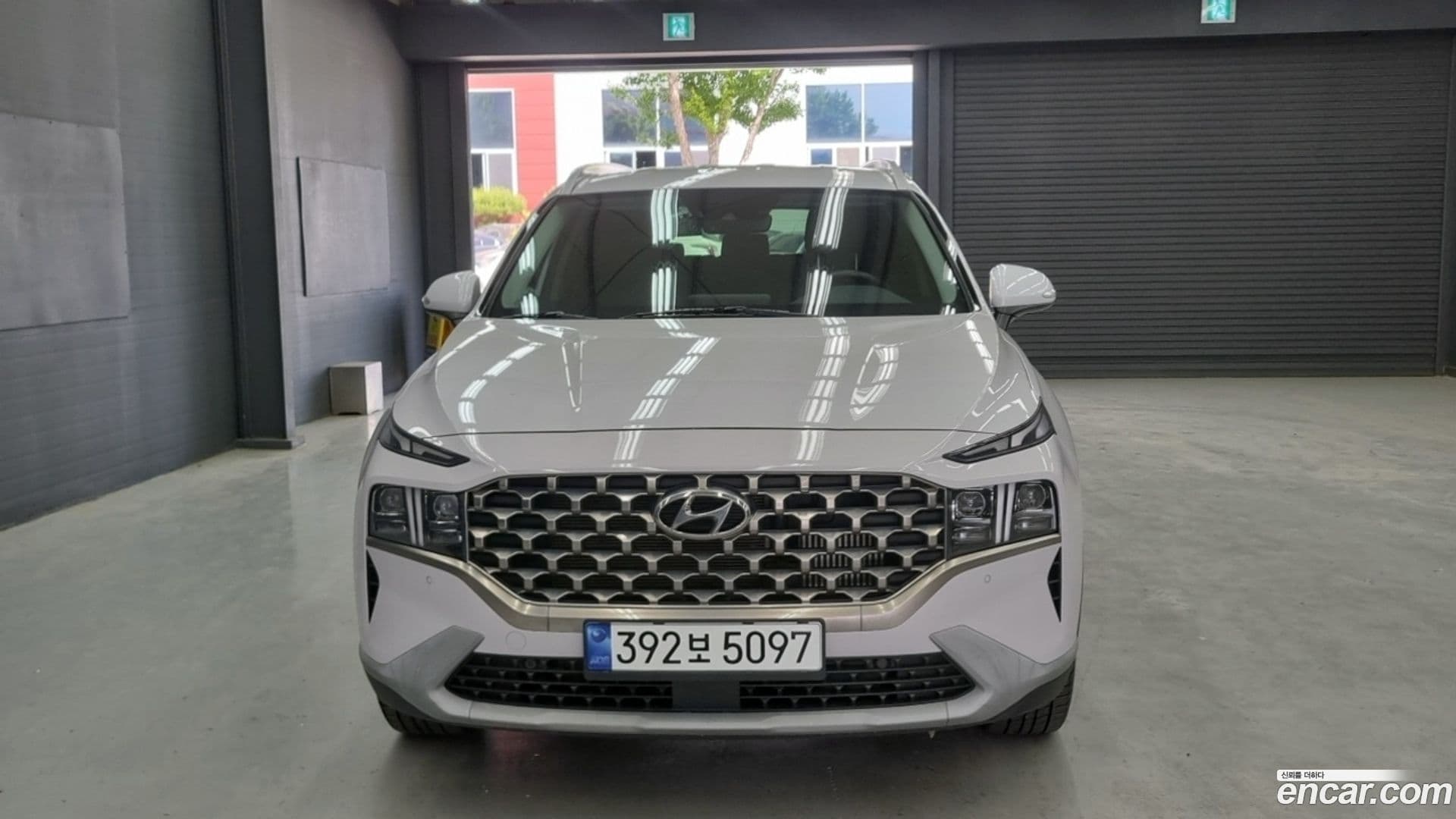 Main__Slider__Photo:Santafe Hyundai 2022.4-0