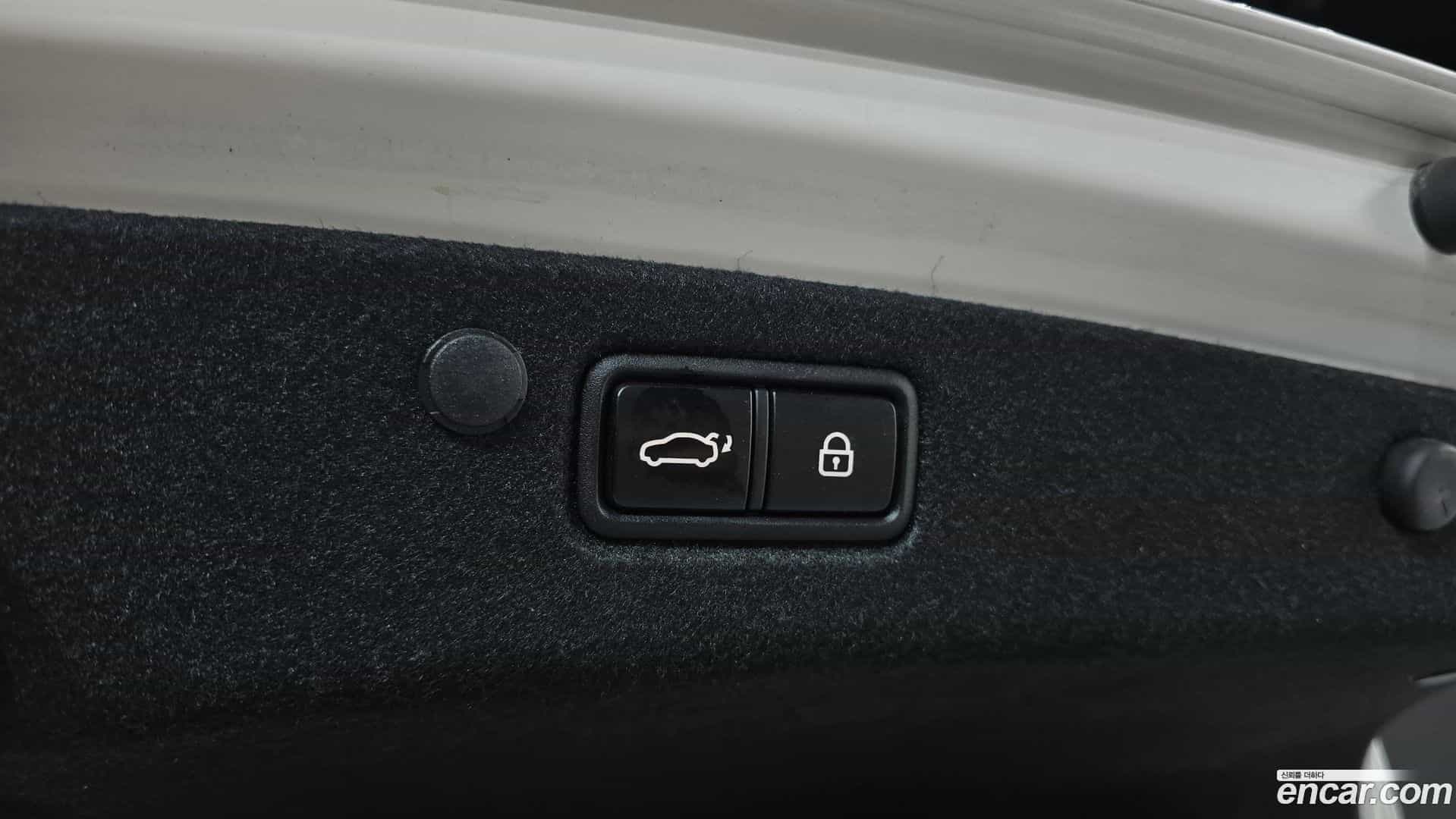 Grandeur Hyundai 2022.6-OPTION-024