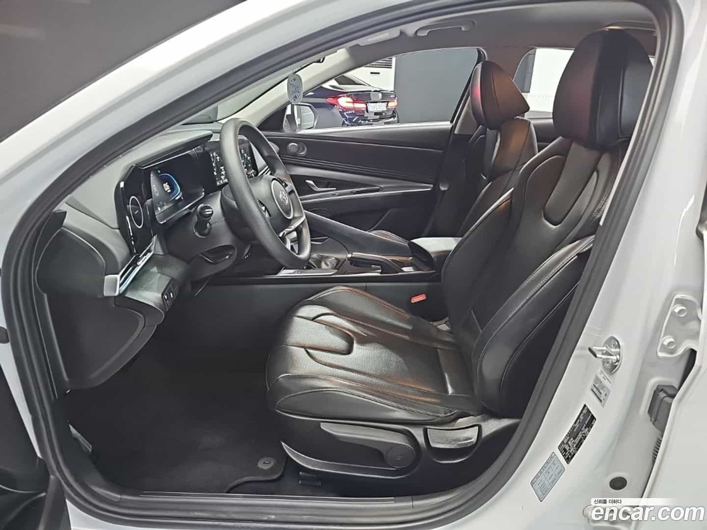 AVANTE Hyundai 2023.3-OPTION-015
