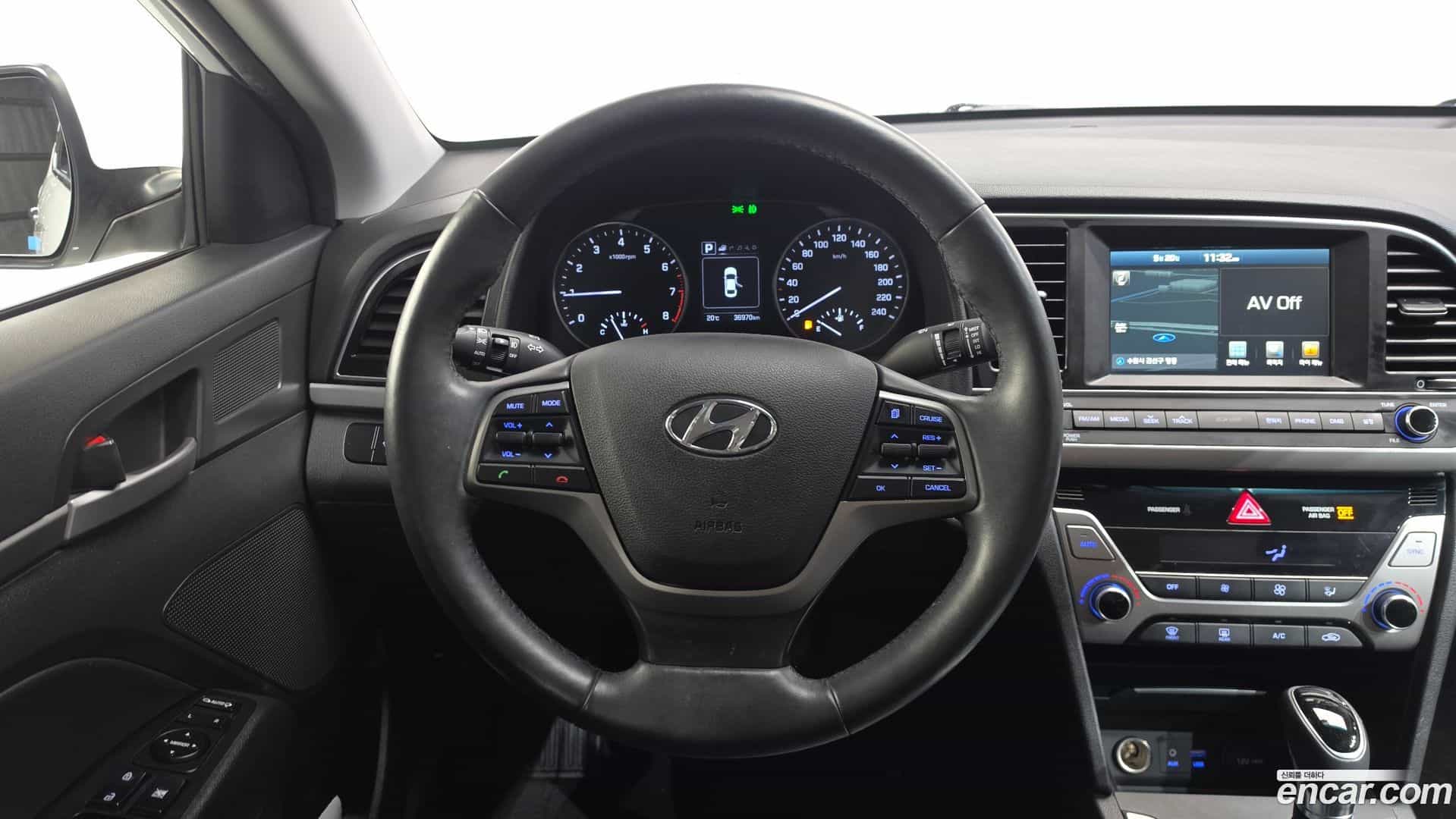 AVANTE Hyundai 2015.8-OPTION-016
