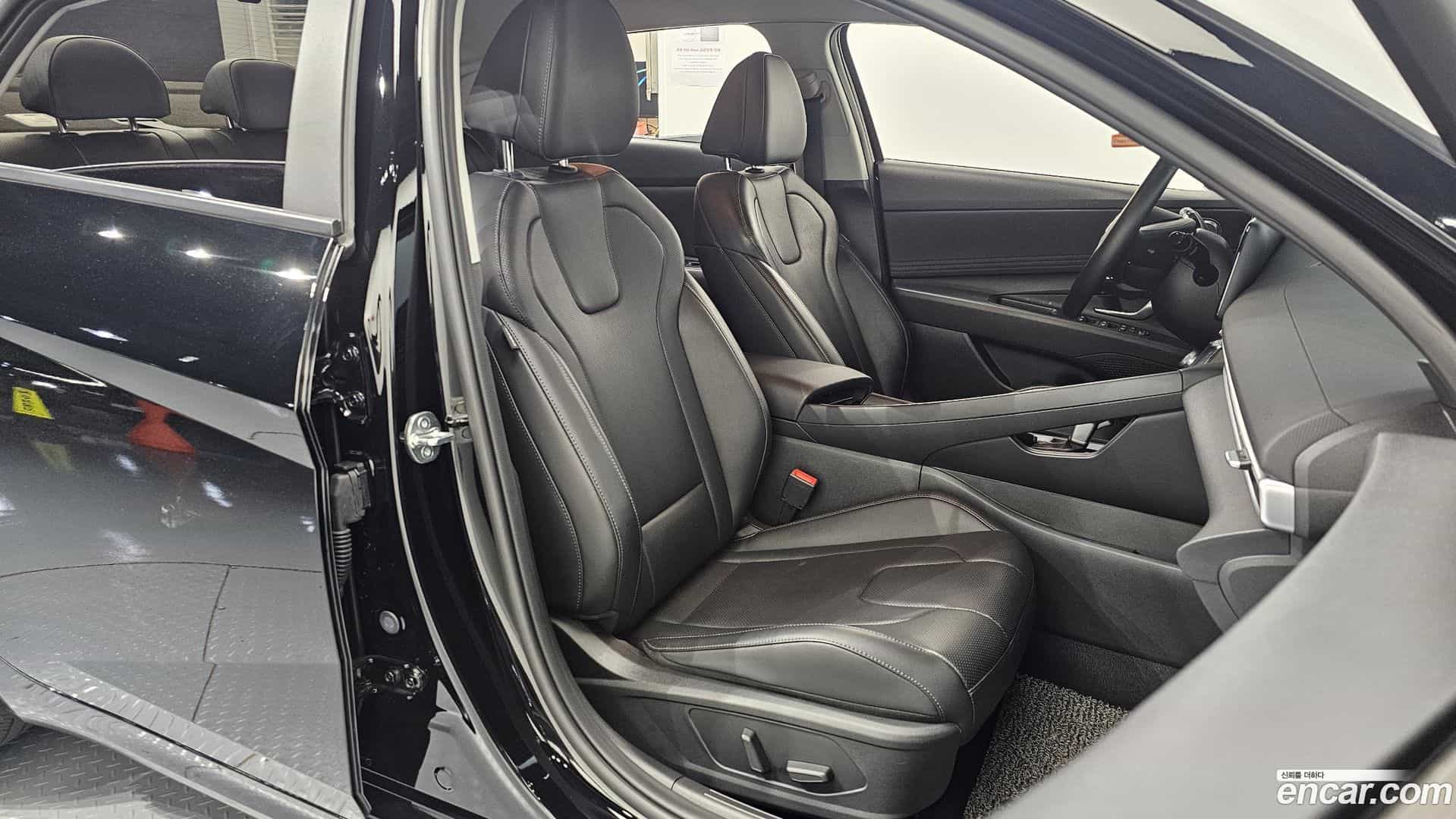 AVANTE Hyundai 2023.0-OPTION-016