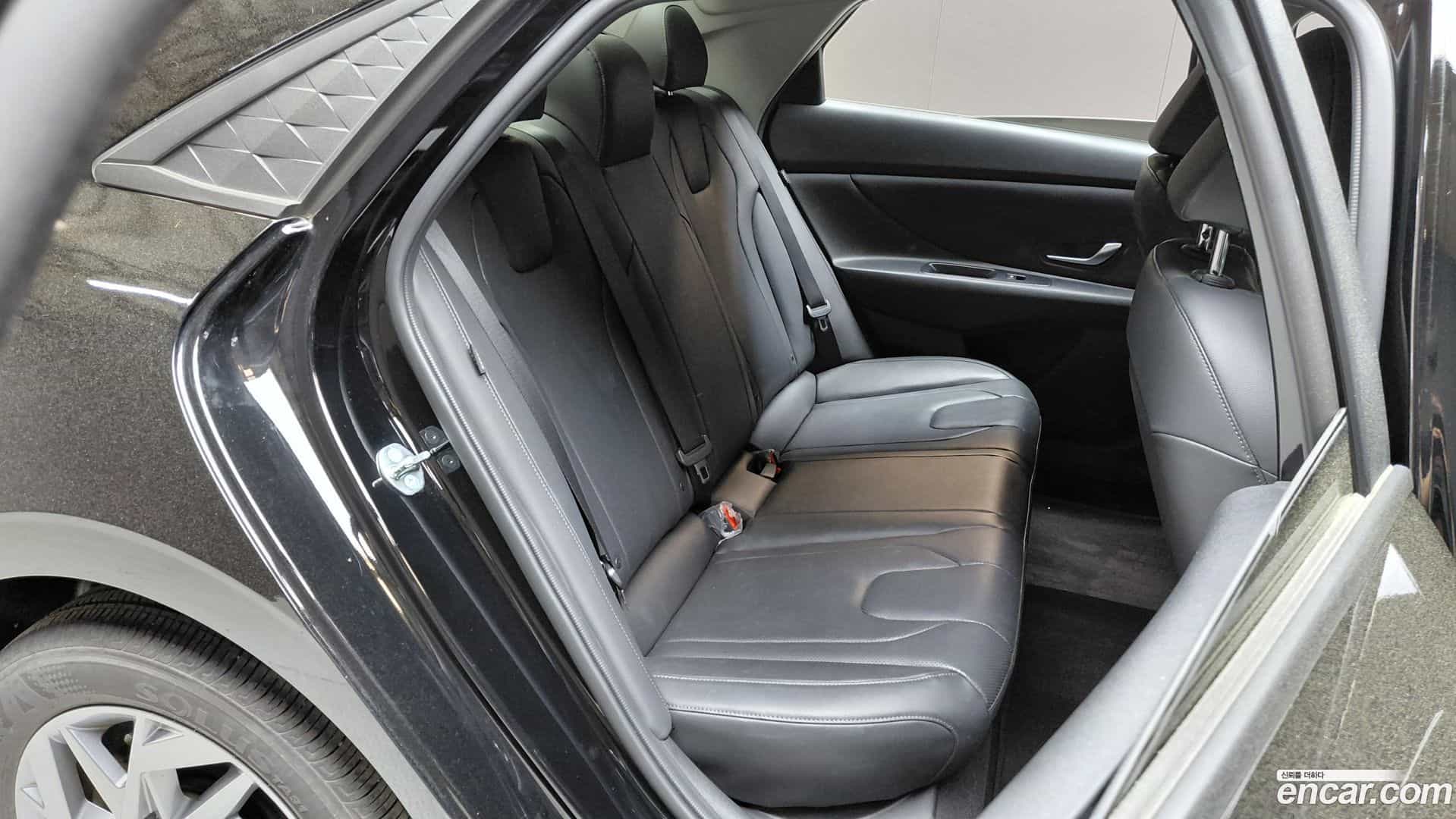 AVANTE Hyundai 2023.3-OPTION-016