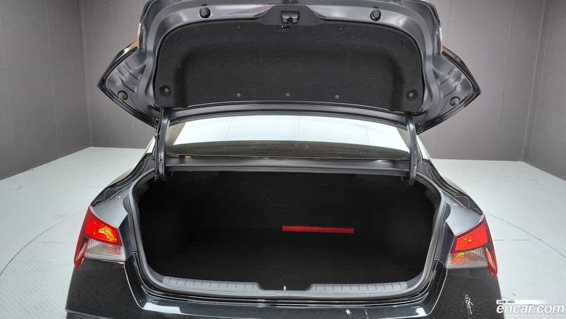 AVANTE Hyundai 2023.3-OPTION-024