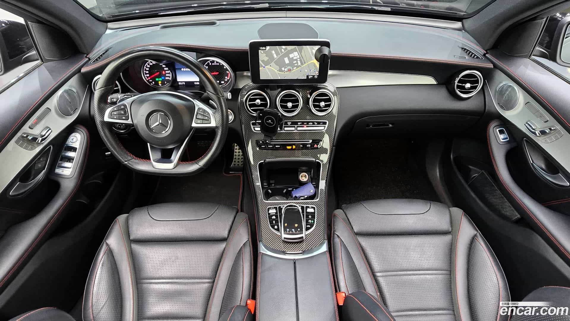 GLC-Class Mercedes-Benz 2017.1-INNER-007