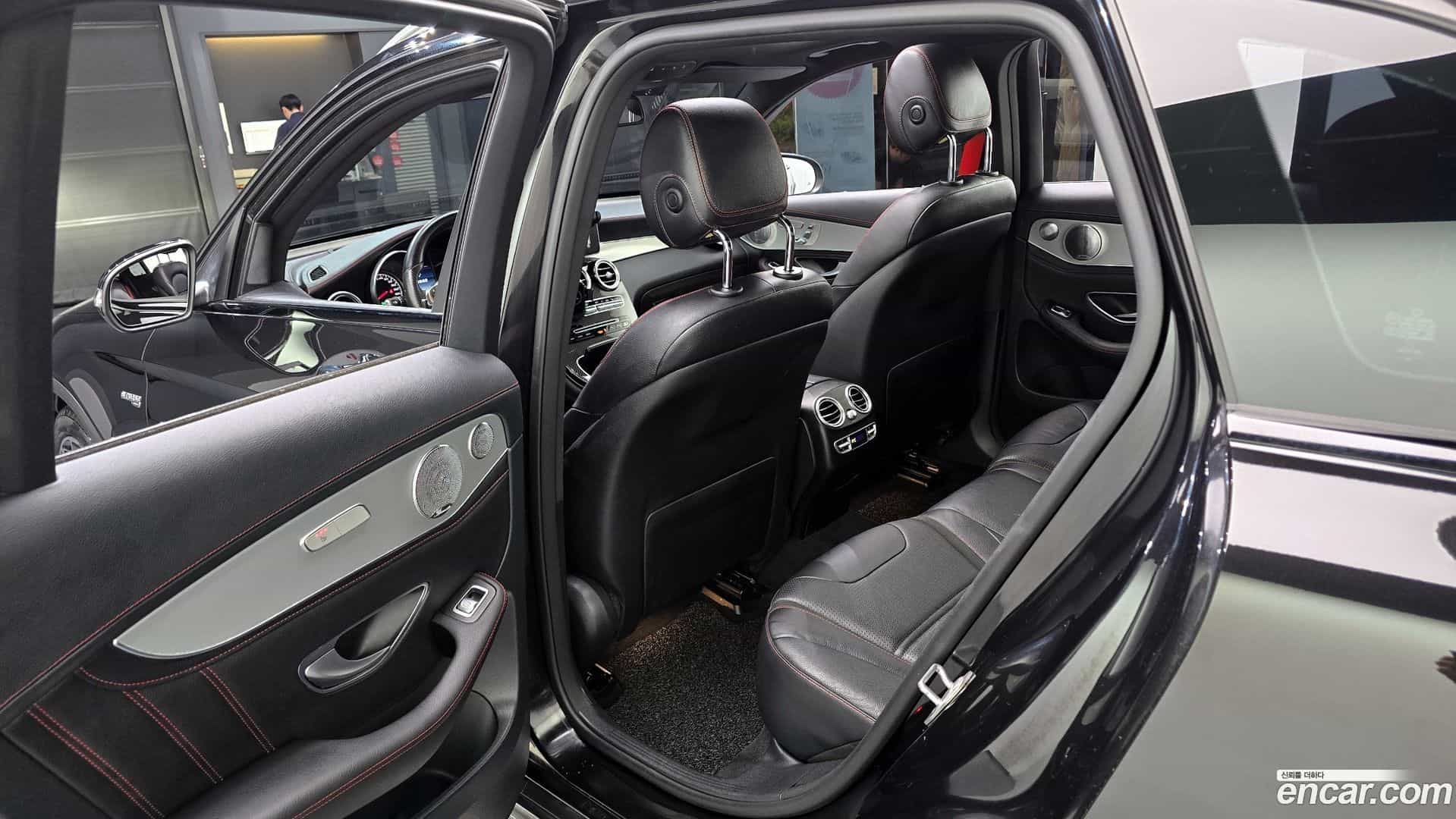 GLC-Class Mercedes-Benz 2017.1-OPTION-016