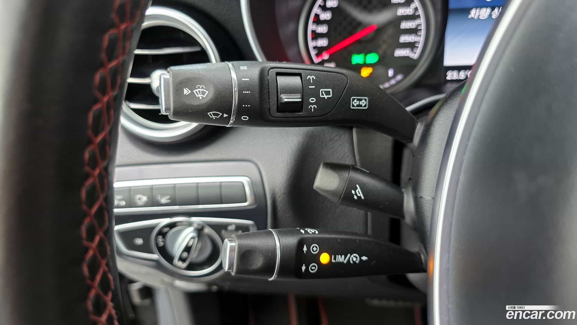 GLC-Class Mercedes-Benz 2017.1-OPTION-021