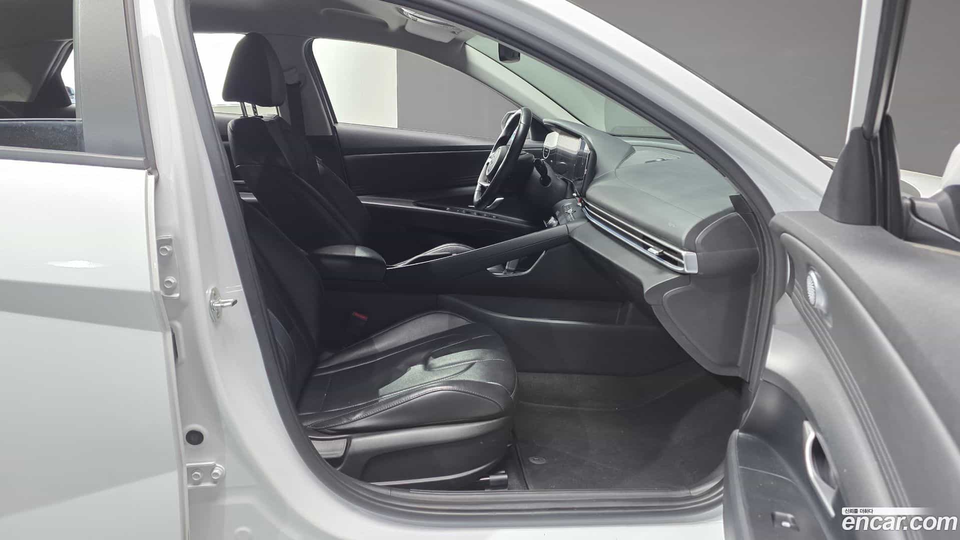 AVANTE Hyundai 2021.7-OPTION-015