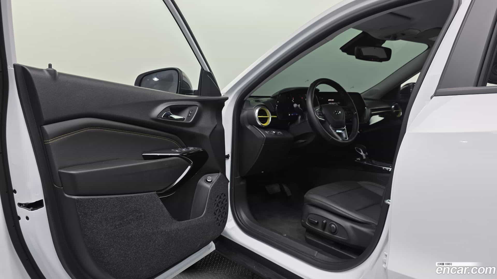 Trax Chevrolet 2023.4-INNER-010