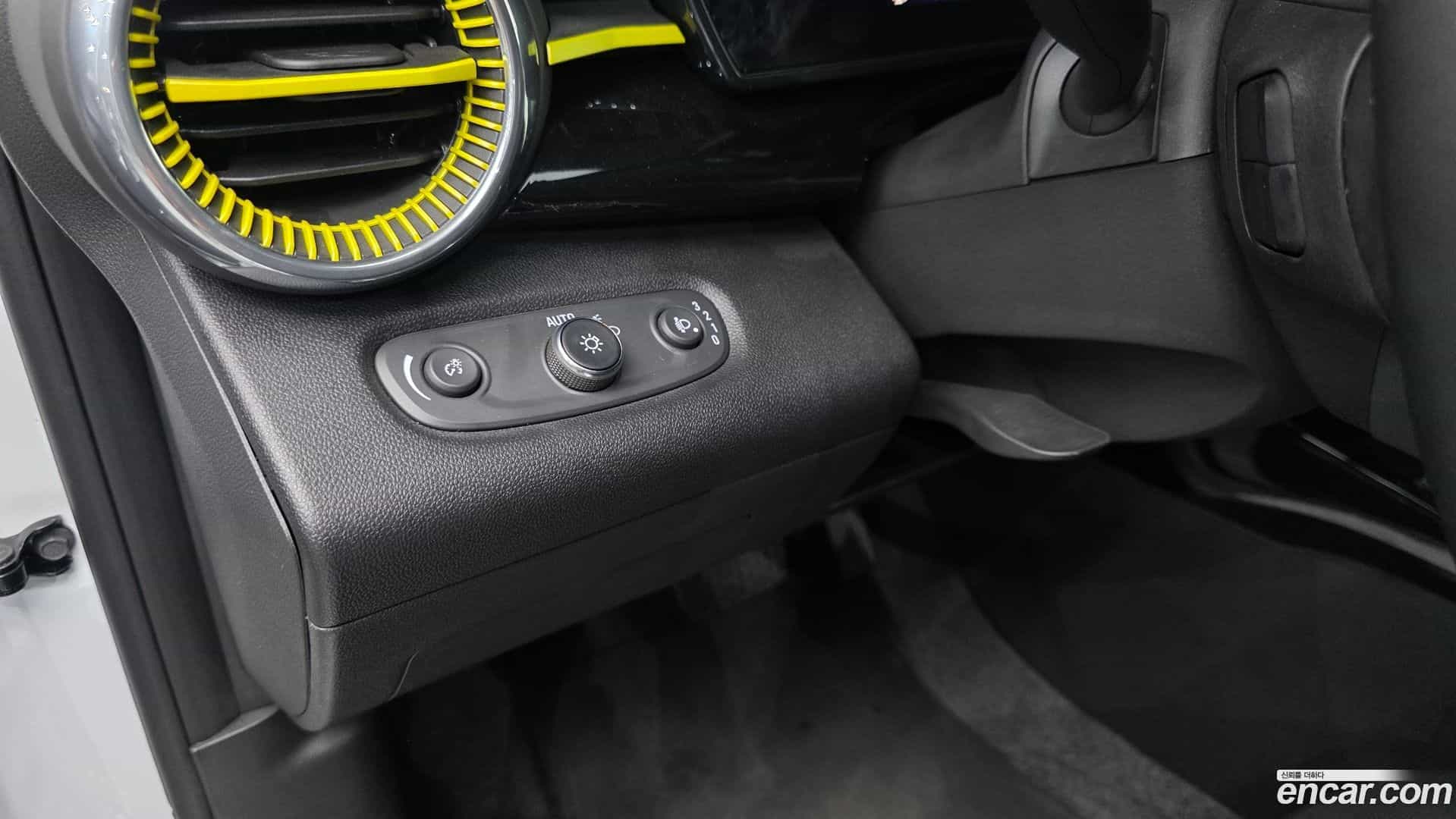 Trax Chevrolet 2023.4-OPTION-016