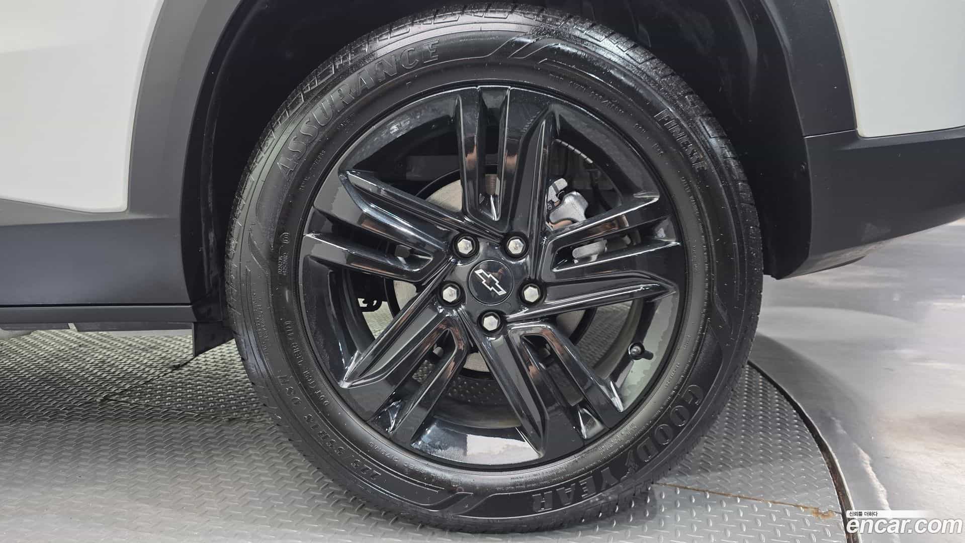 Trax Chevrolet 2023.4-OUTER-031