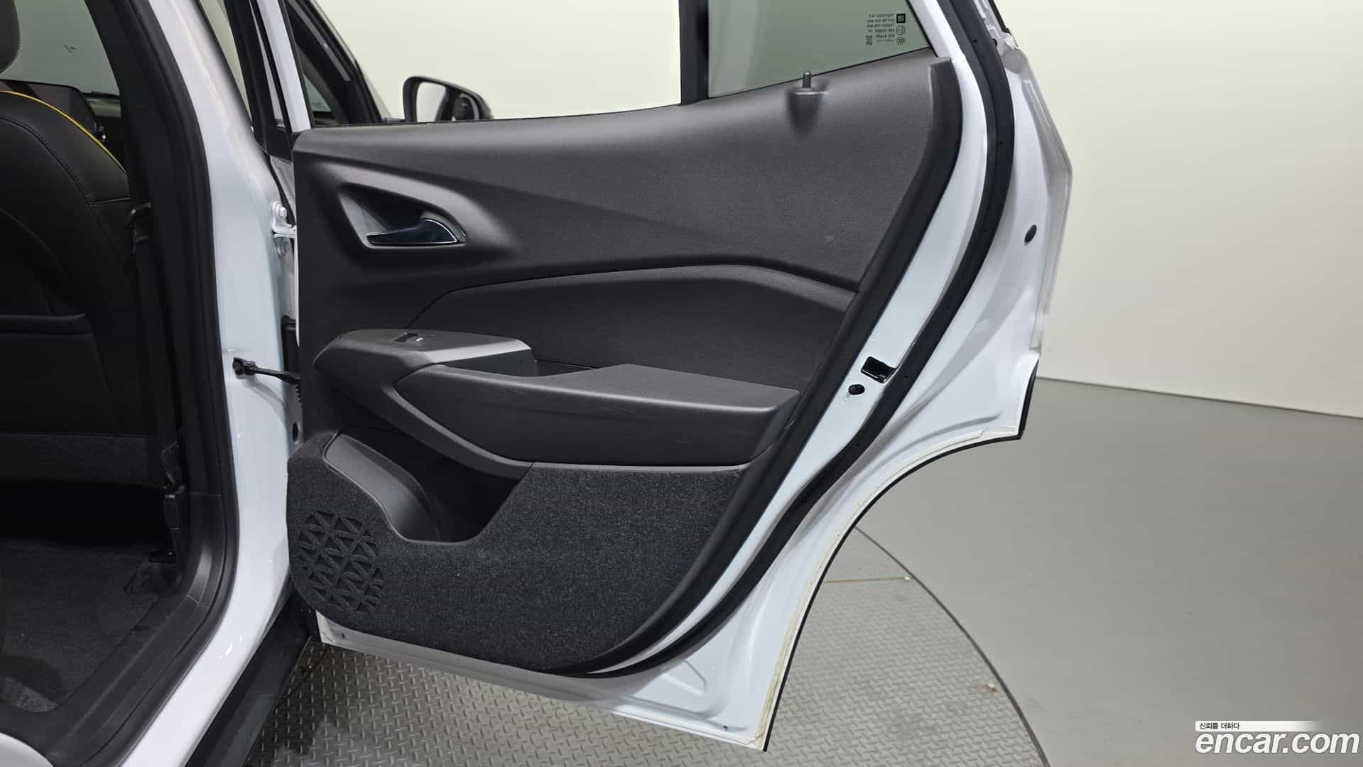Trax Chevrolet 2023.4-INNER-035