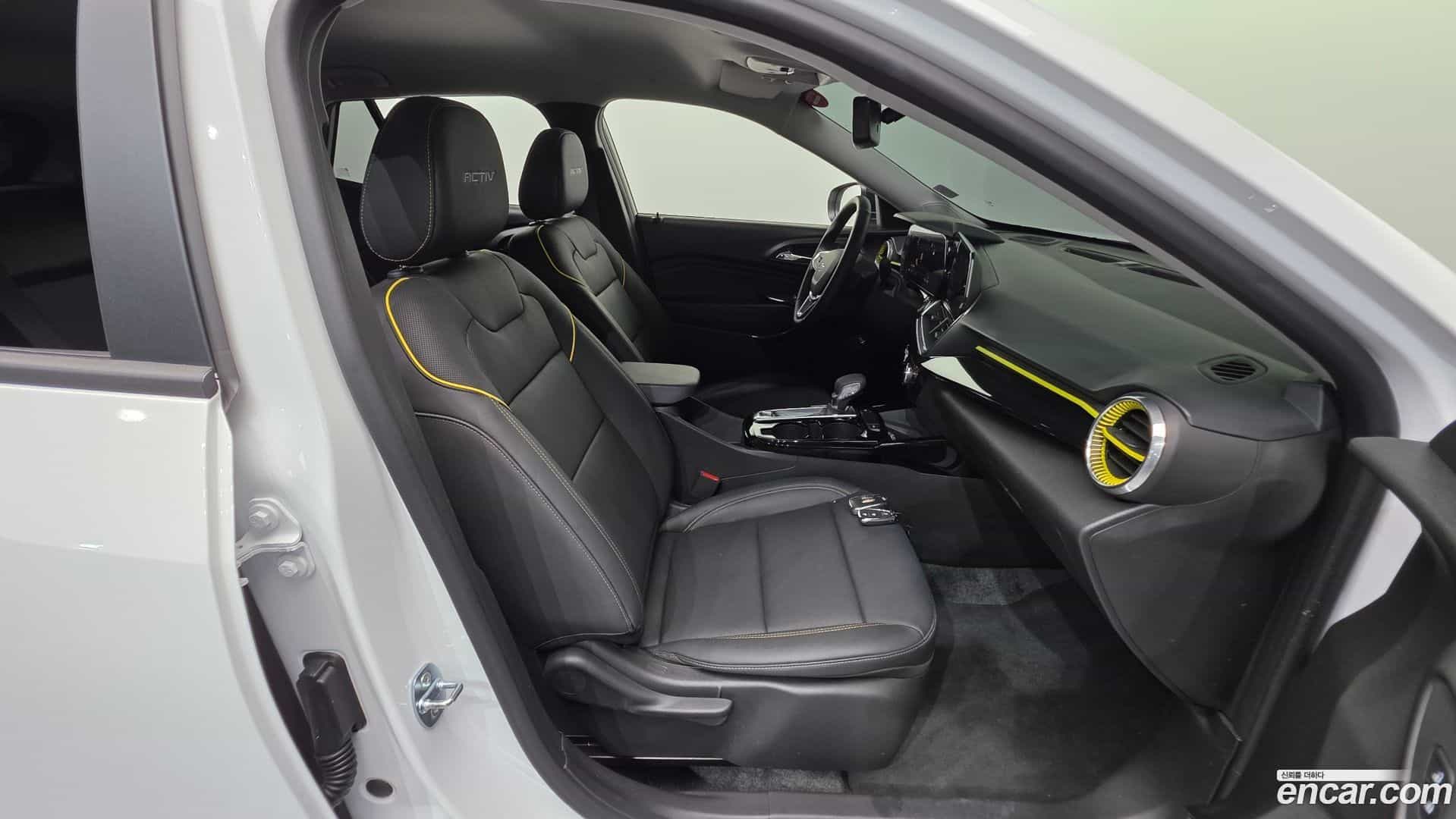Trax Chevrolet 2023.4-INNER-036