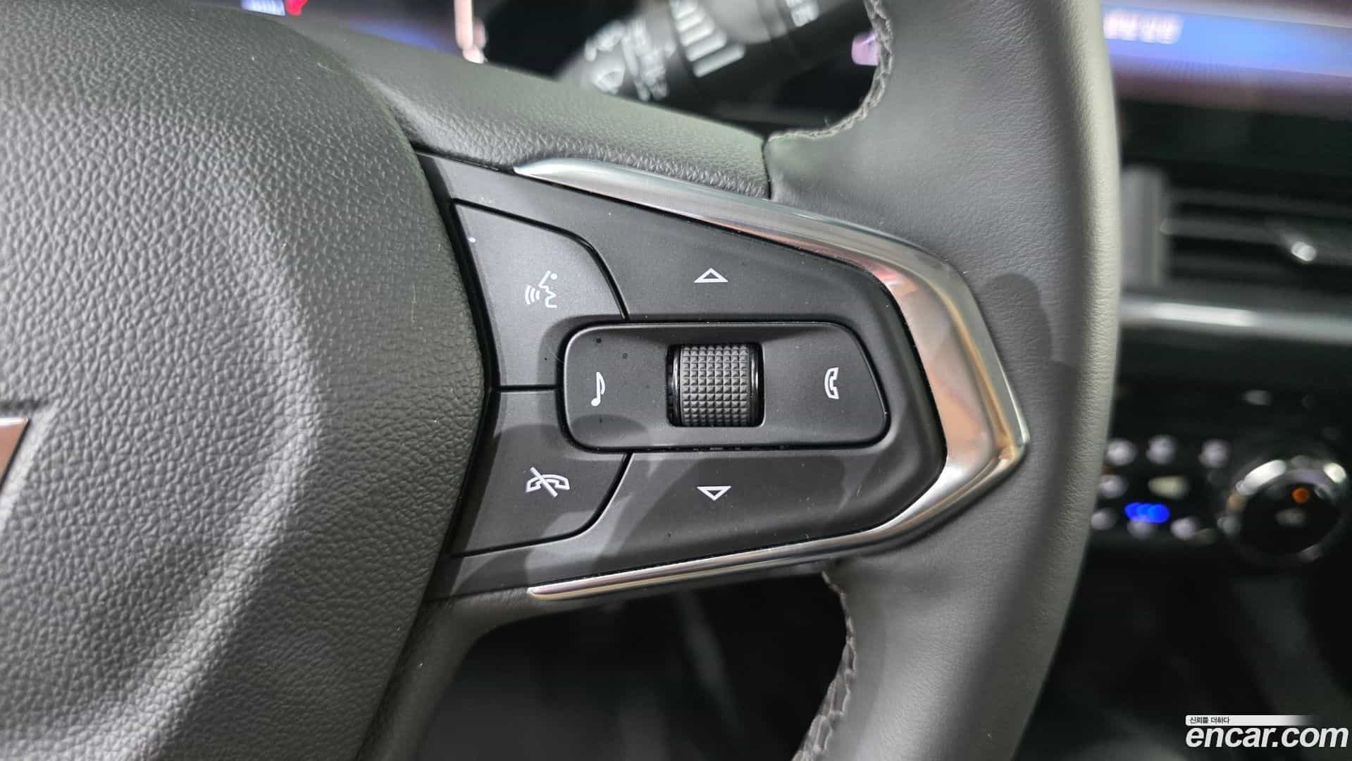 Trax Chevrolet 2023.4-OPTION-042