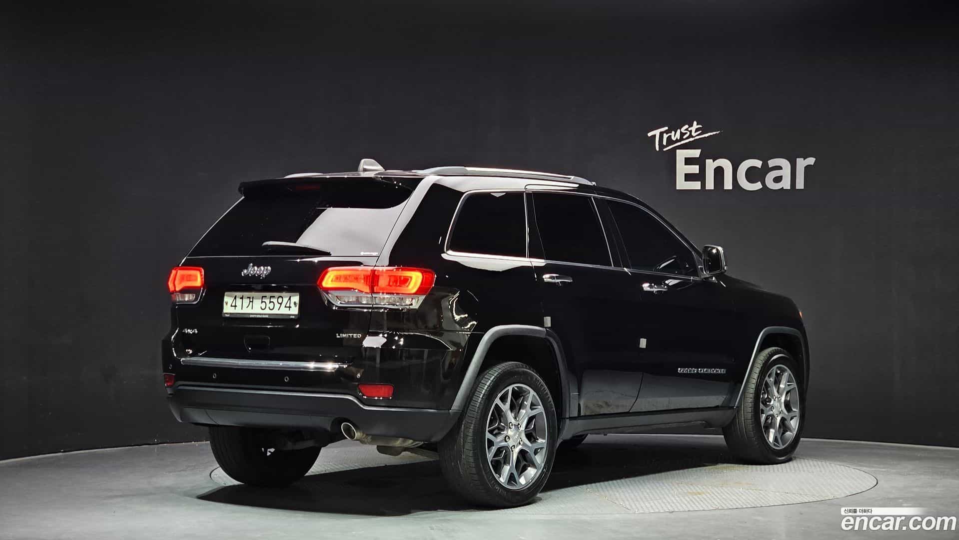 Cherokee Jeep 2019.5-OUTER-002