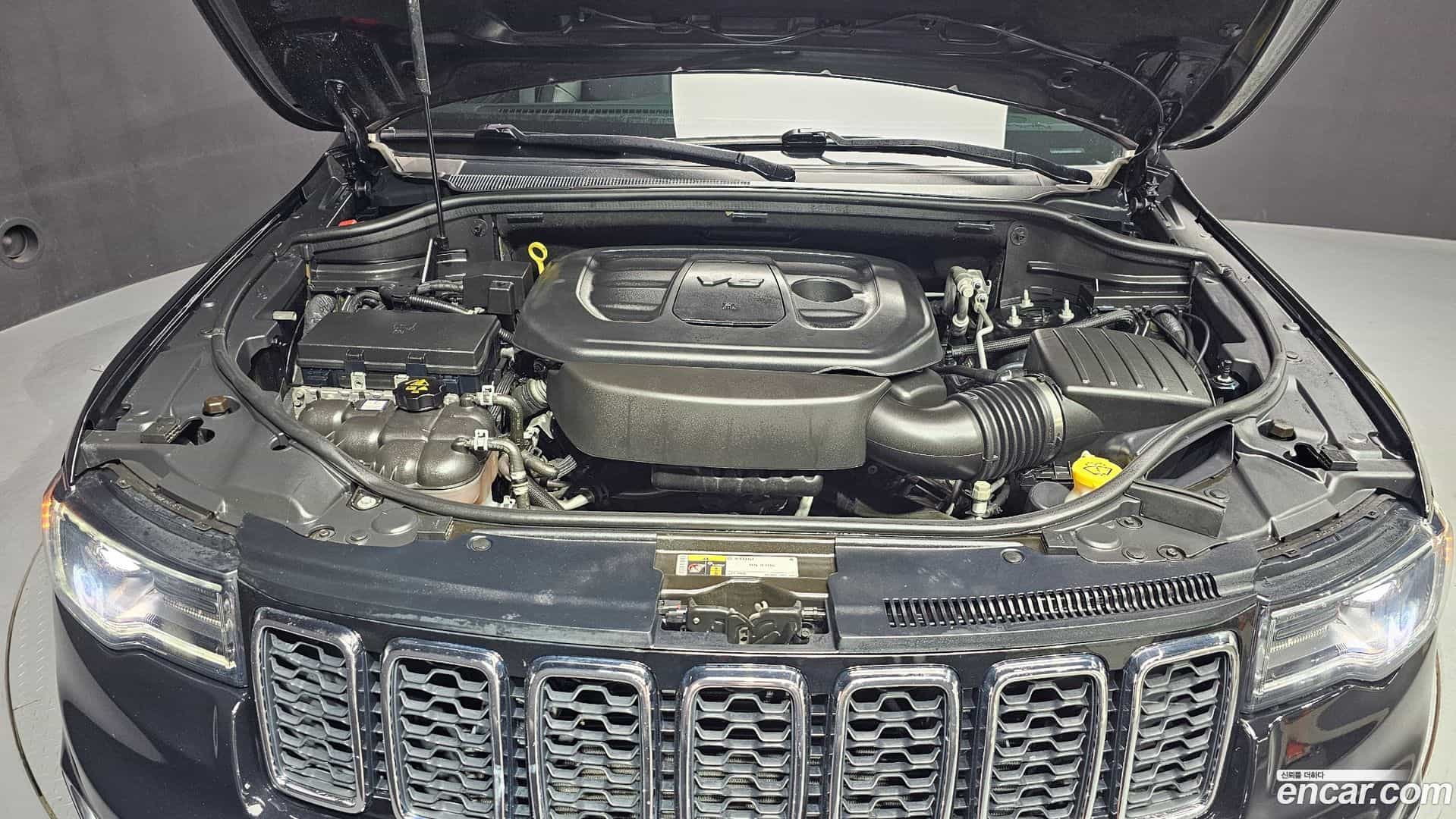 Cherokee Jeep 2019.5-OUTER-006