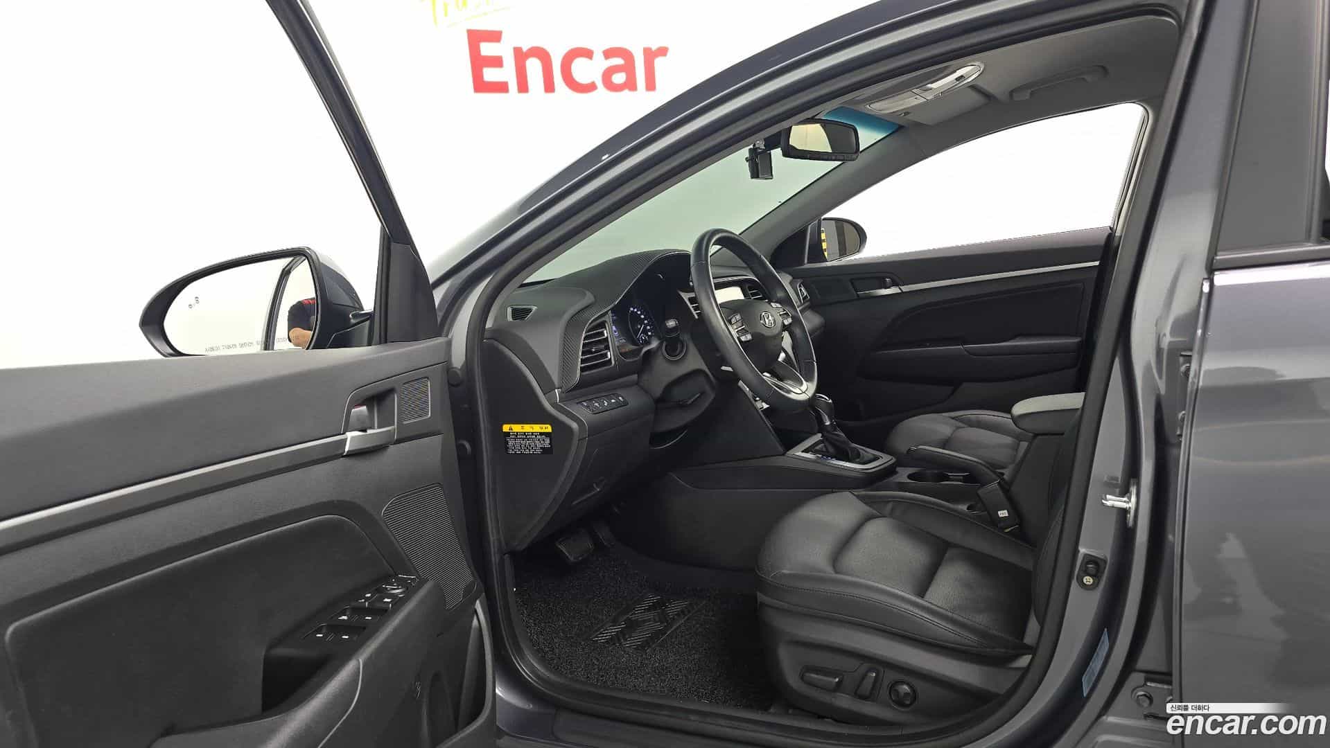 AVANTE Hyundai 2019.7-INNER-010