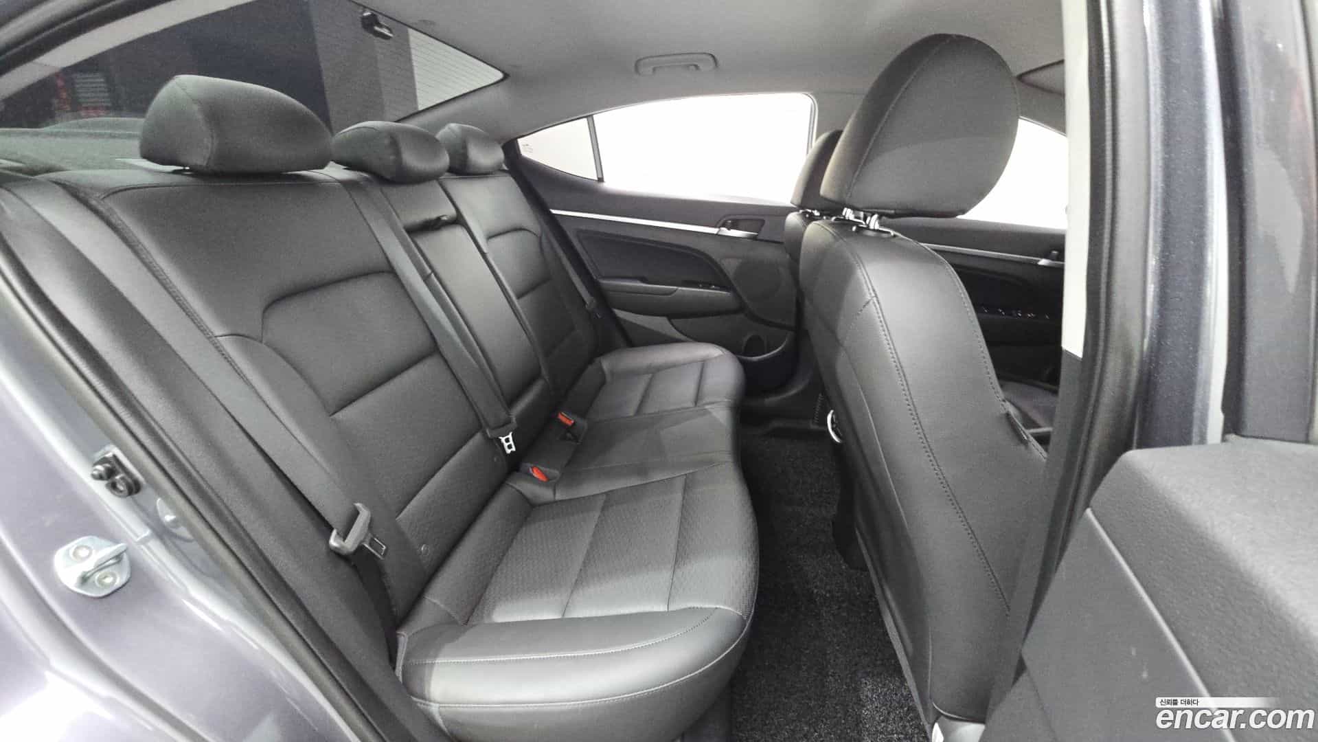 AVANTE Hyundai 2019.7-OPTION-016
